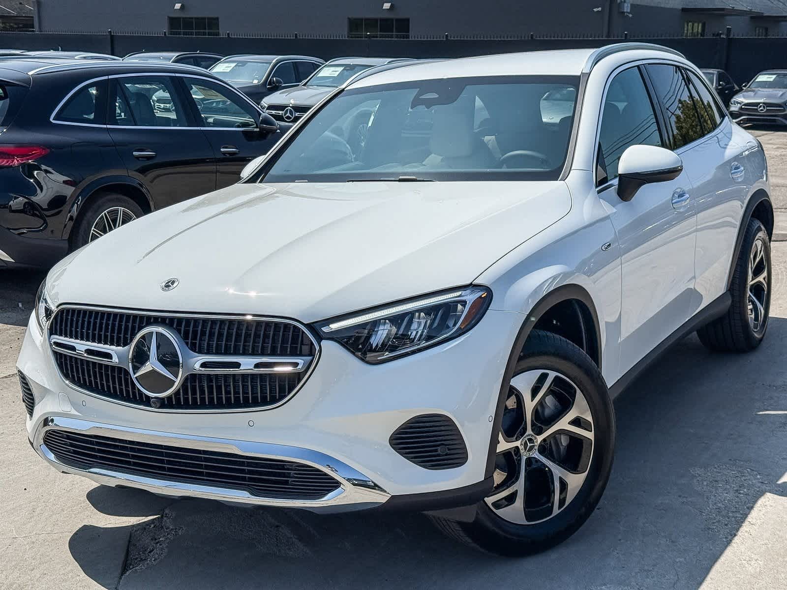Thumbnail: 2025 Mercedes-Benz GLC - 1