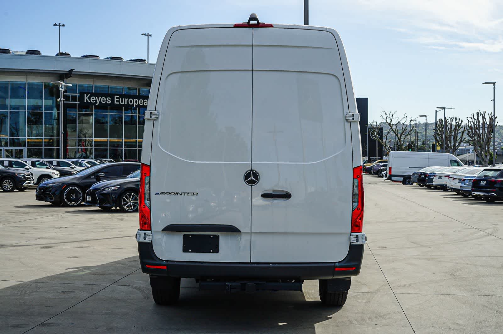 Thumbnail: 2024 Mercedes-Benz eSprinter - 3