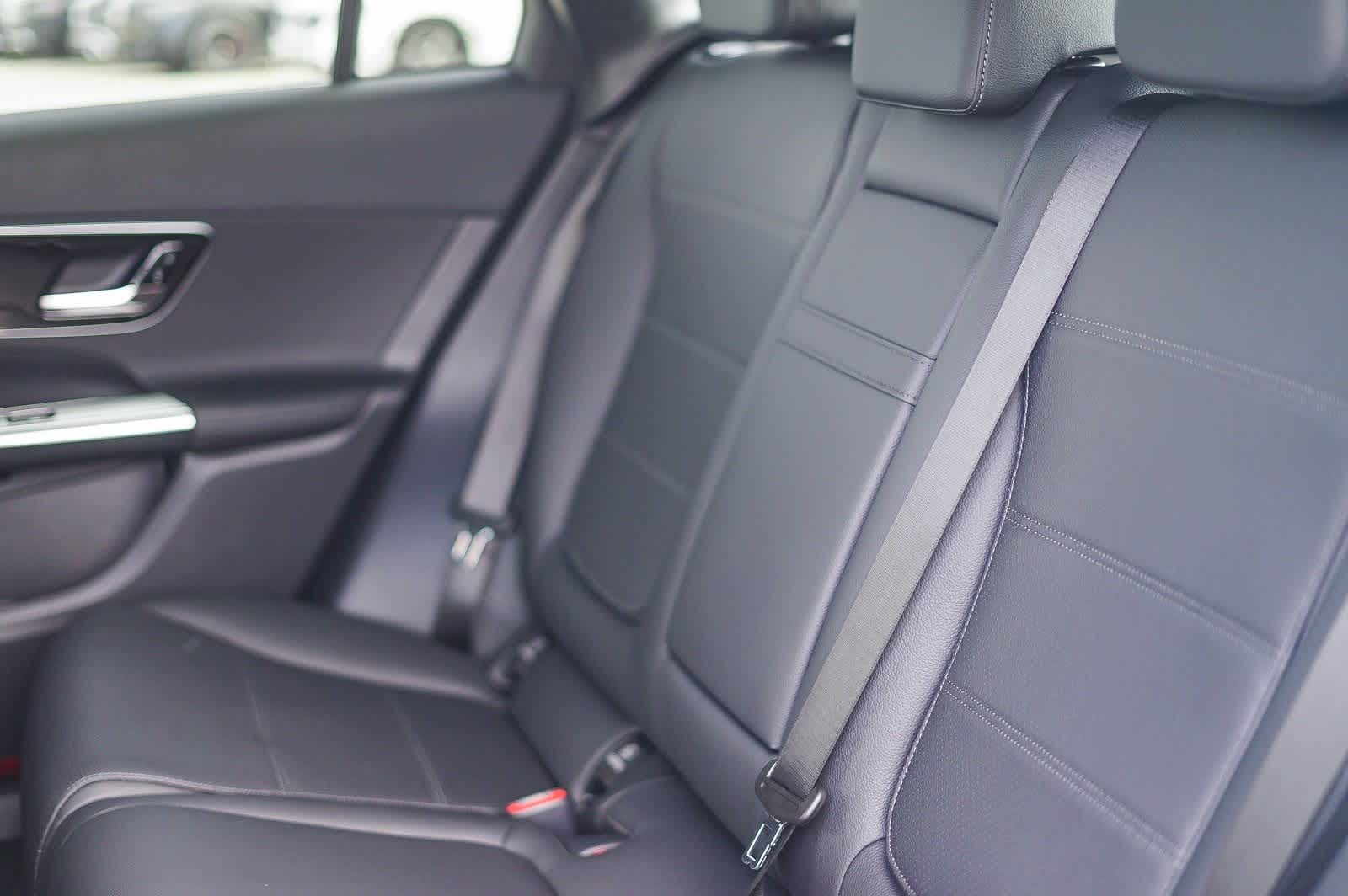 Thumbnail: 2026 Mercedes-Benz GLC - 22