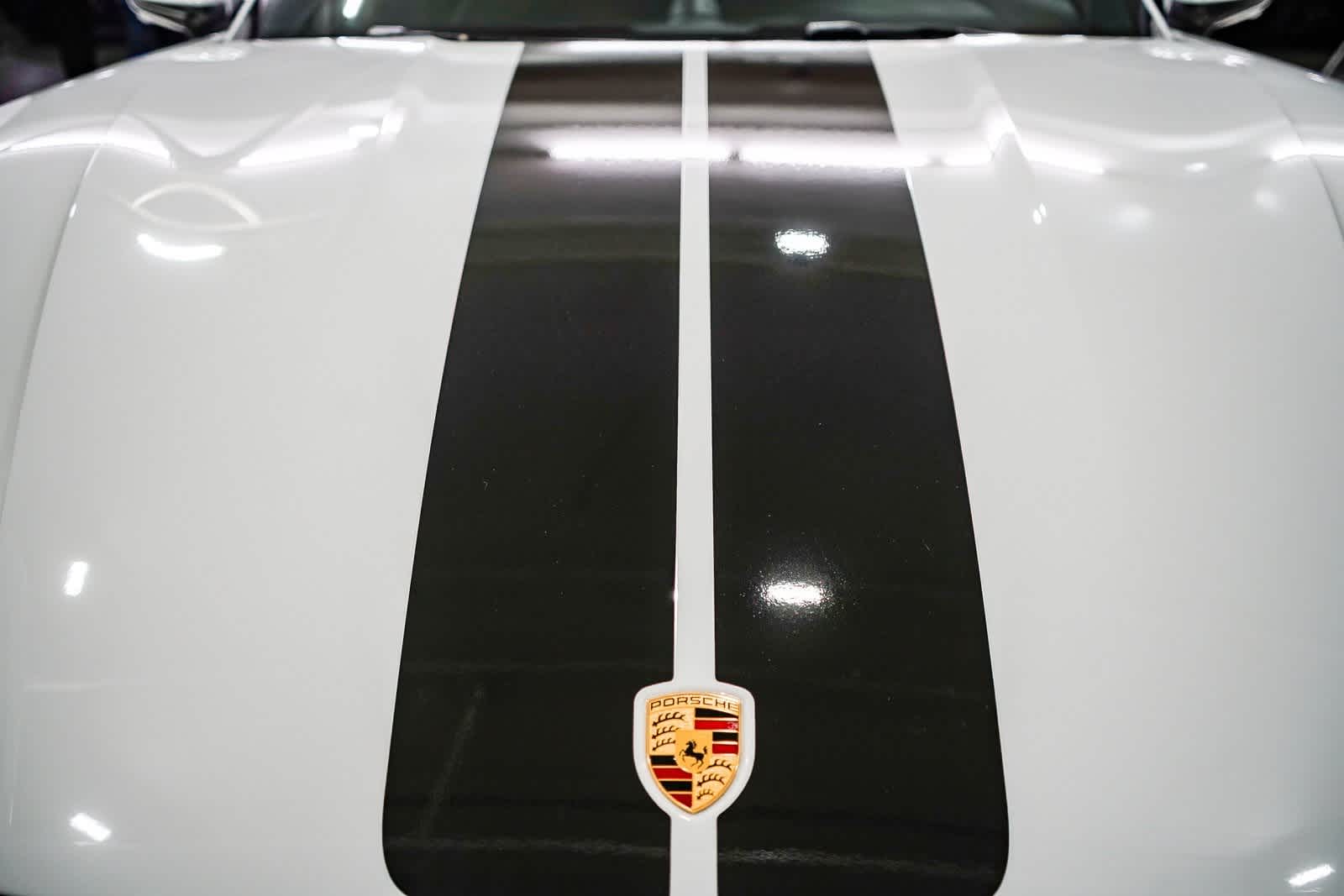 Thumbnail: 2022 Porsche 911 - 32