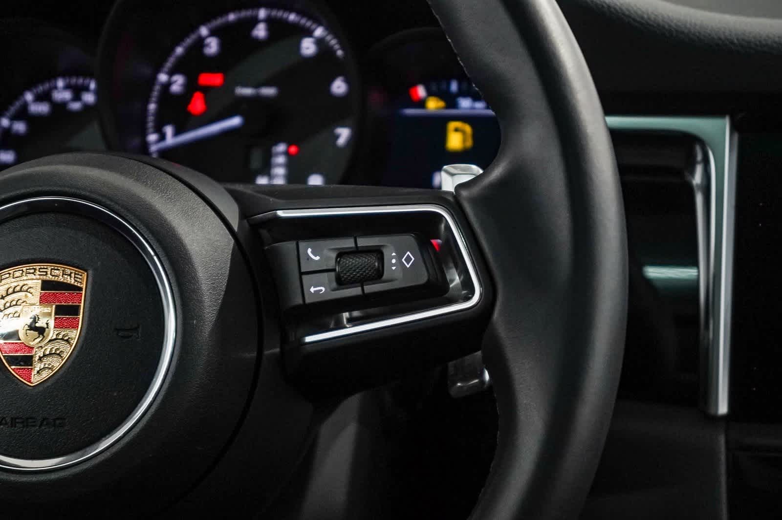 Thumbnail: 2023 Porsche Macan - 17