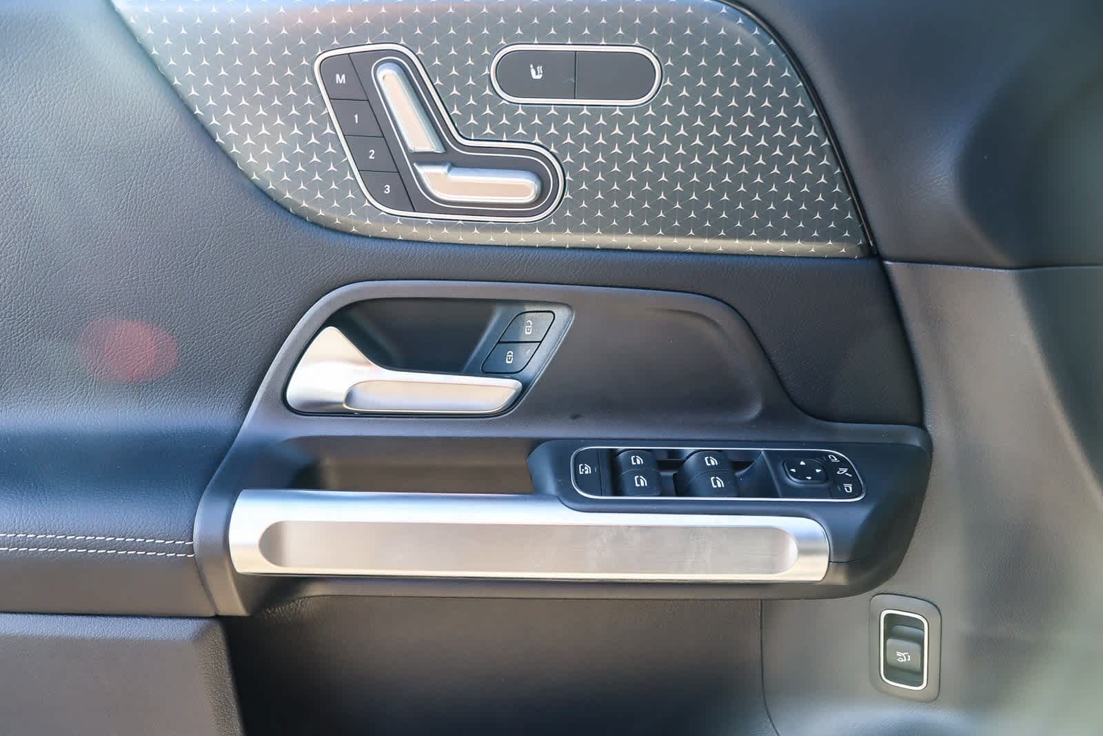 Thumbnail: 2026 Mercedes-Benz GLB - 22