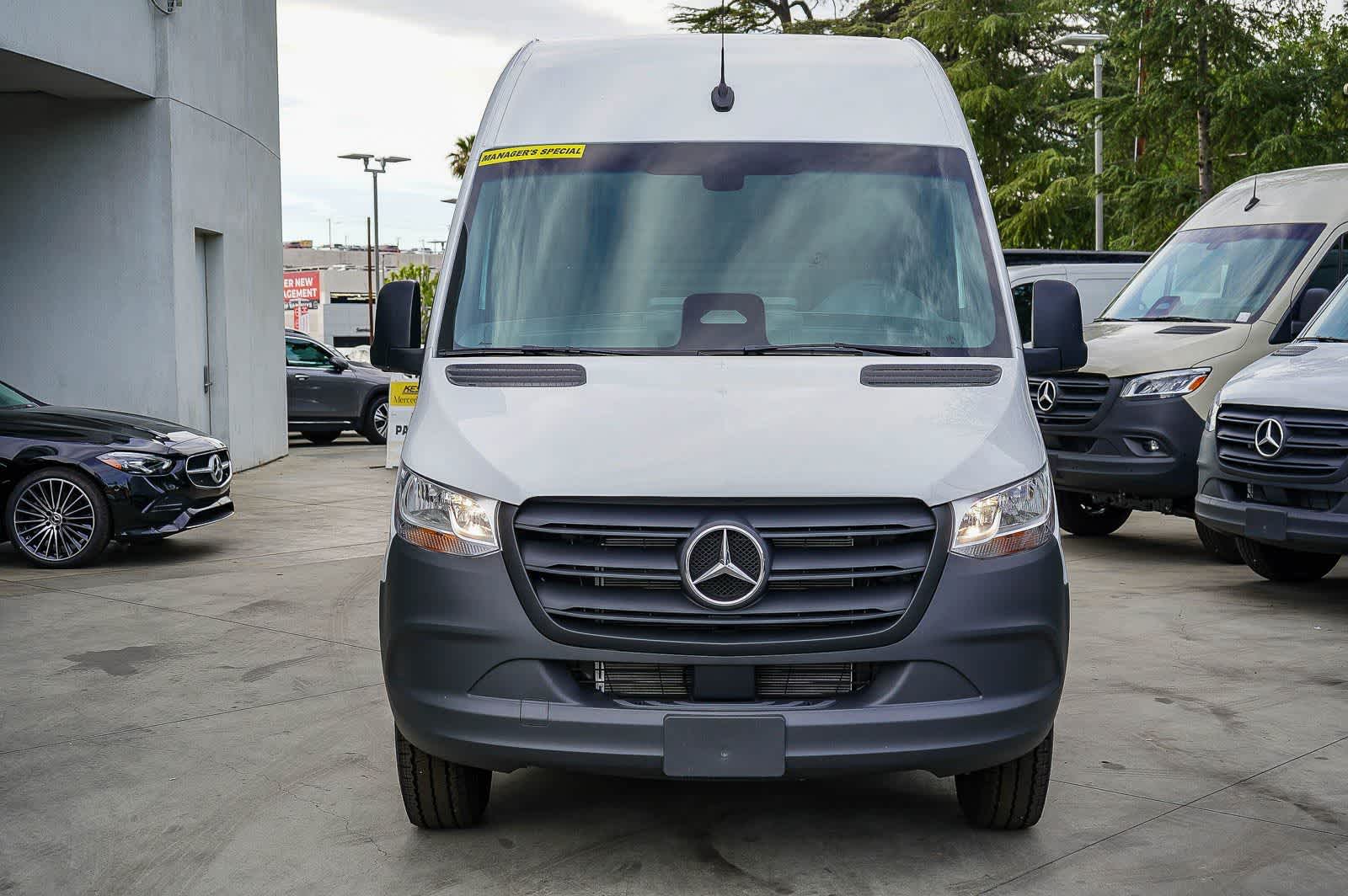 Thumbnail: 2026 Mercedes-Benz Sprinter - 2