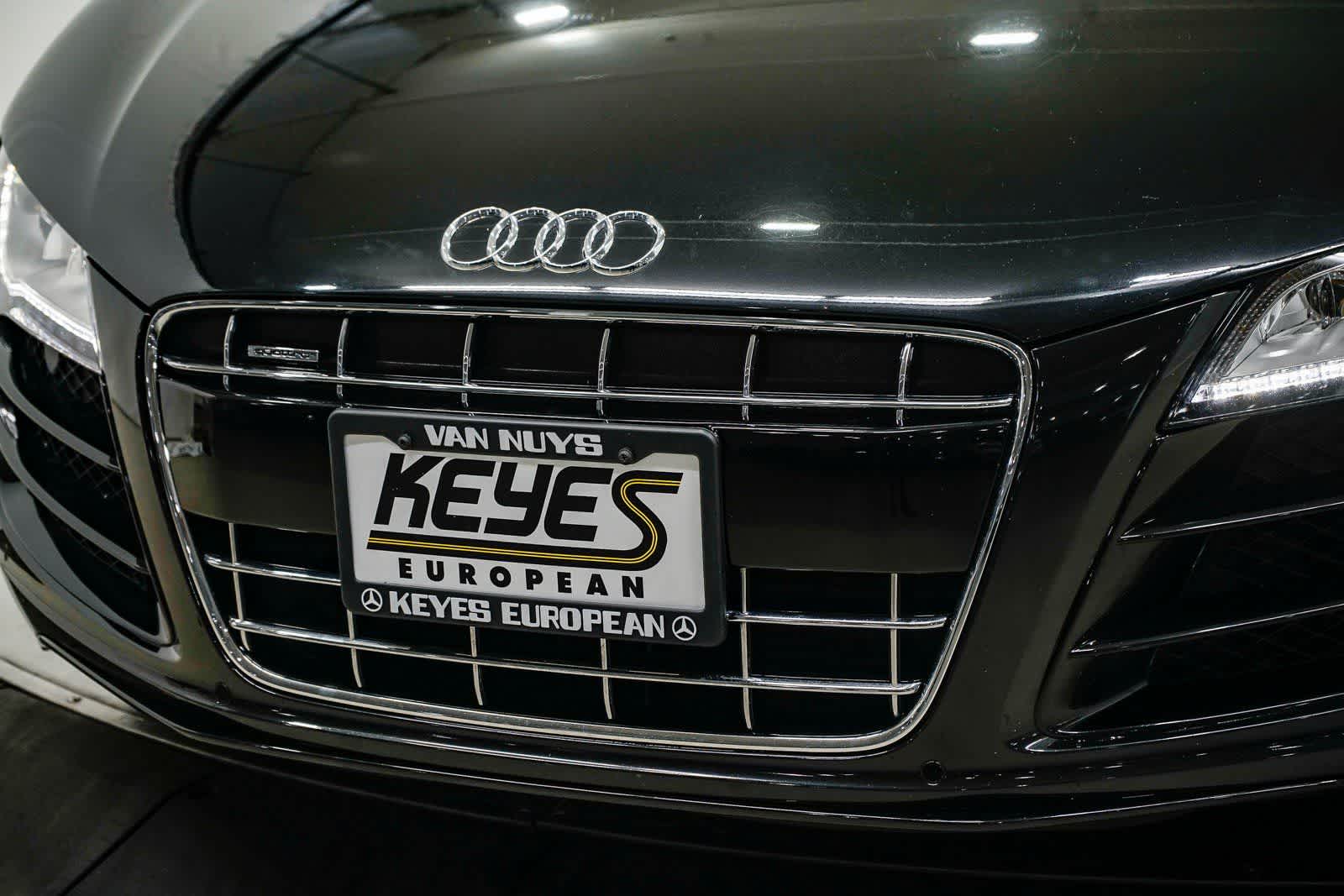 Thumbnail: 2011 Audi R8 - 14