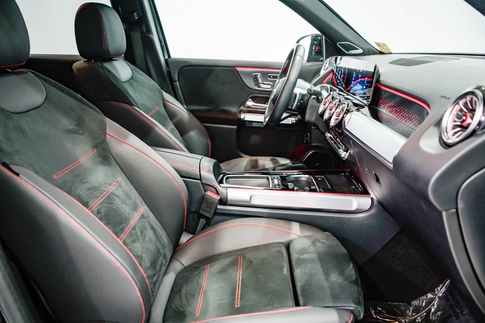 Thumbnail: 2025 Mercedes-Benz GLB - 15