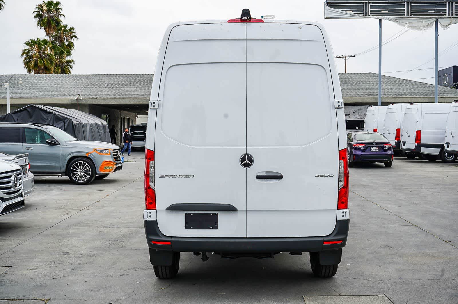 Thumbnail: 2026 Mercedes-Benz Sprinter - 5