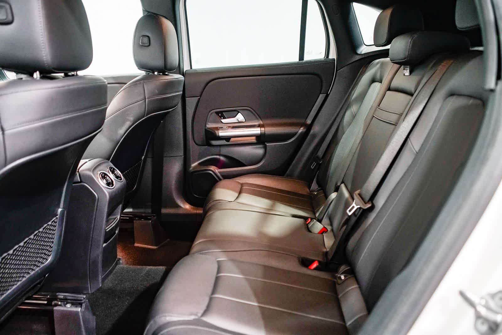 Thumbnail: 2021 Mercedes-Benz GLA - 17