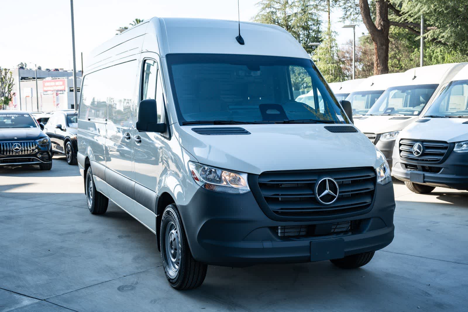 Thumbnail: 2026 Mercedes-Benz Sprinter - 3