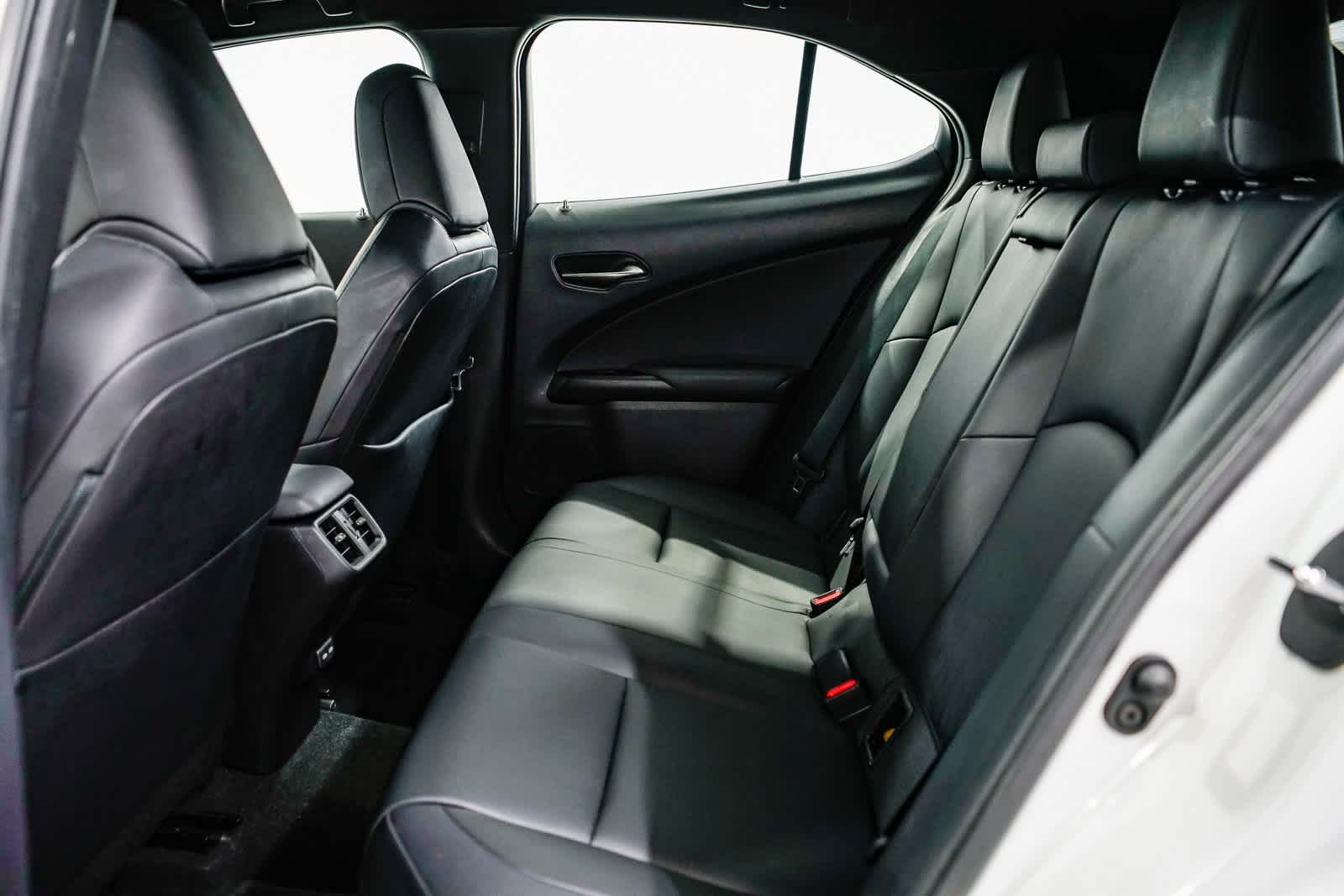 Thumbnail: 2021 Lexus UX - 17