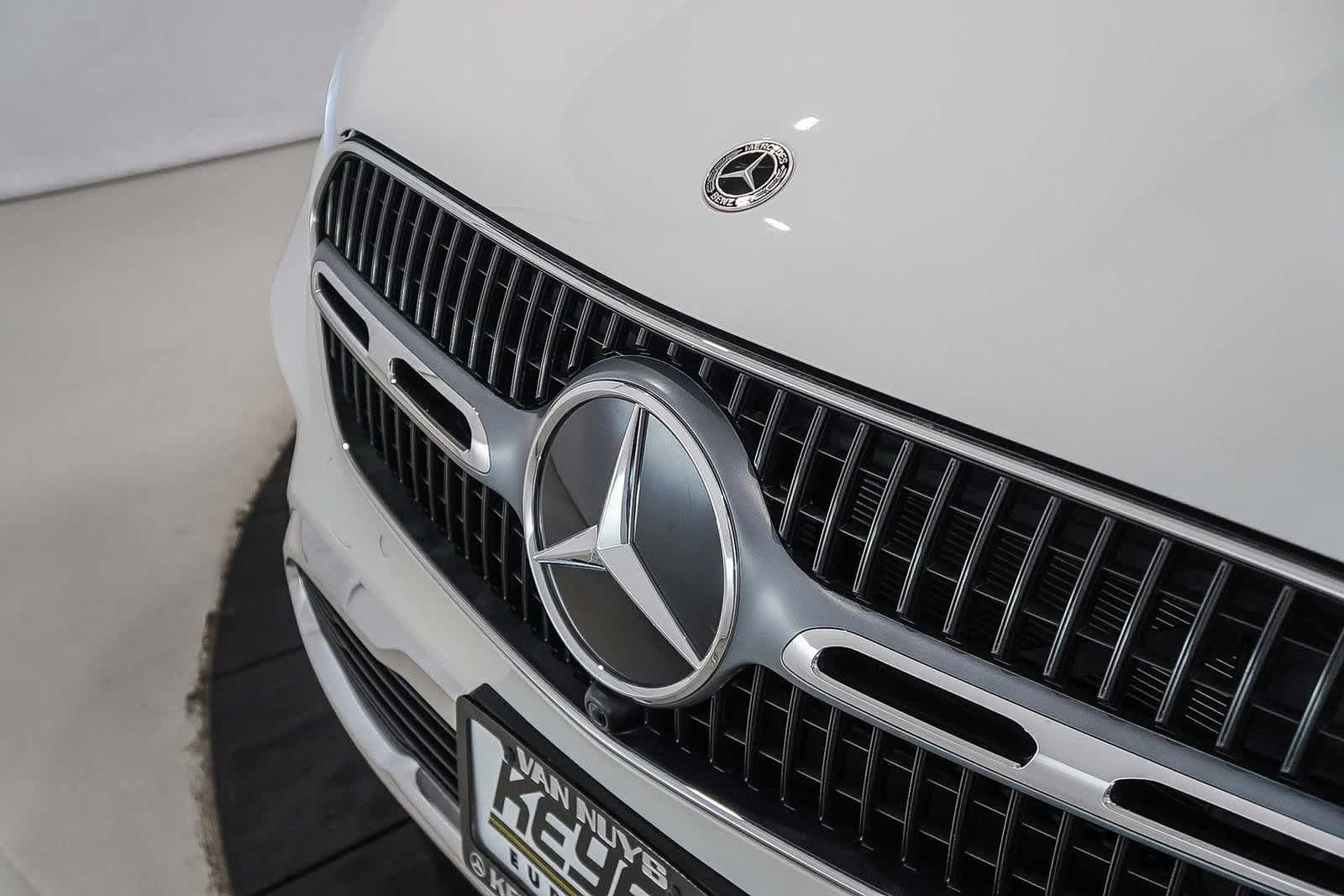 Thumbnail: 2025 Mercedes-Benz GLC - 9