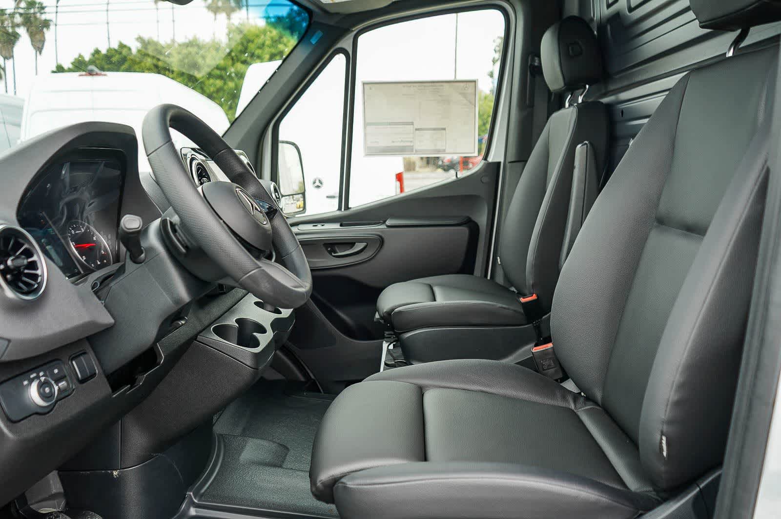 Thumbnail: 2026 Mercedes-Benz Sprinter - 19