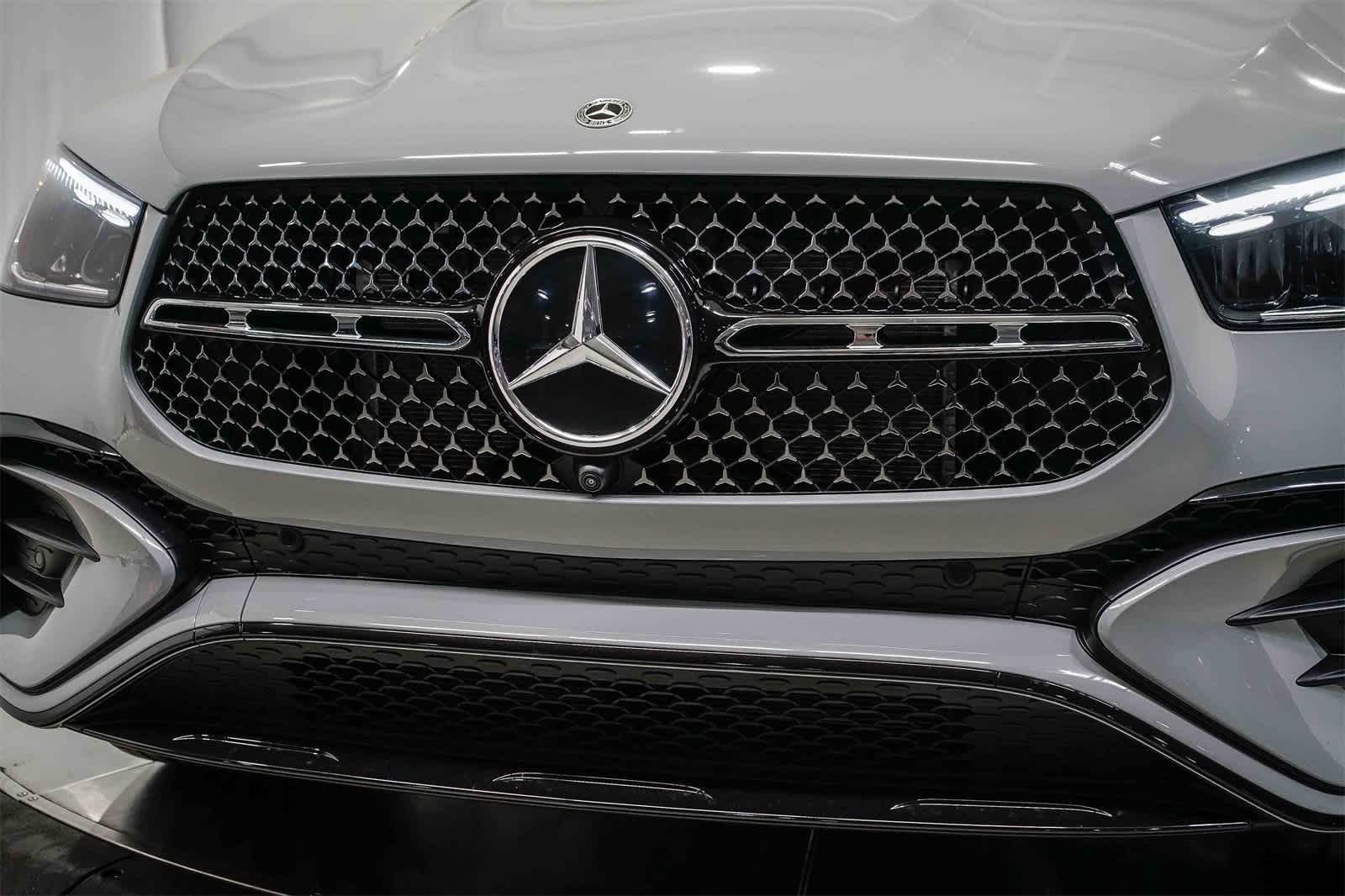 Thumbnail: 2026 Mercedes-Benz GLE - 8