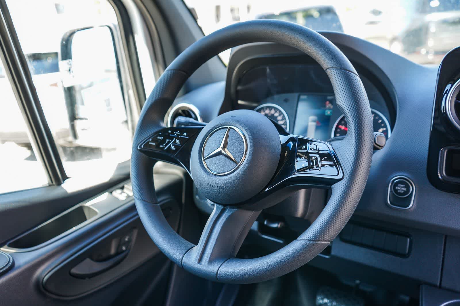 Thumbnail: 2026 Mercedes-Benz Sprinter - 14