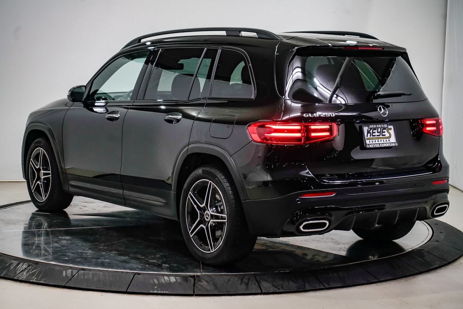 Thumbnail: 2025 Mercedes-Benz GLB - 2