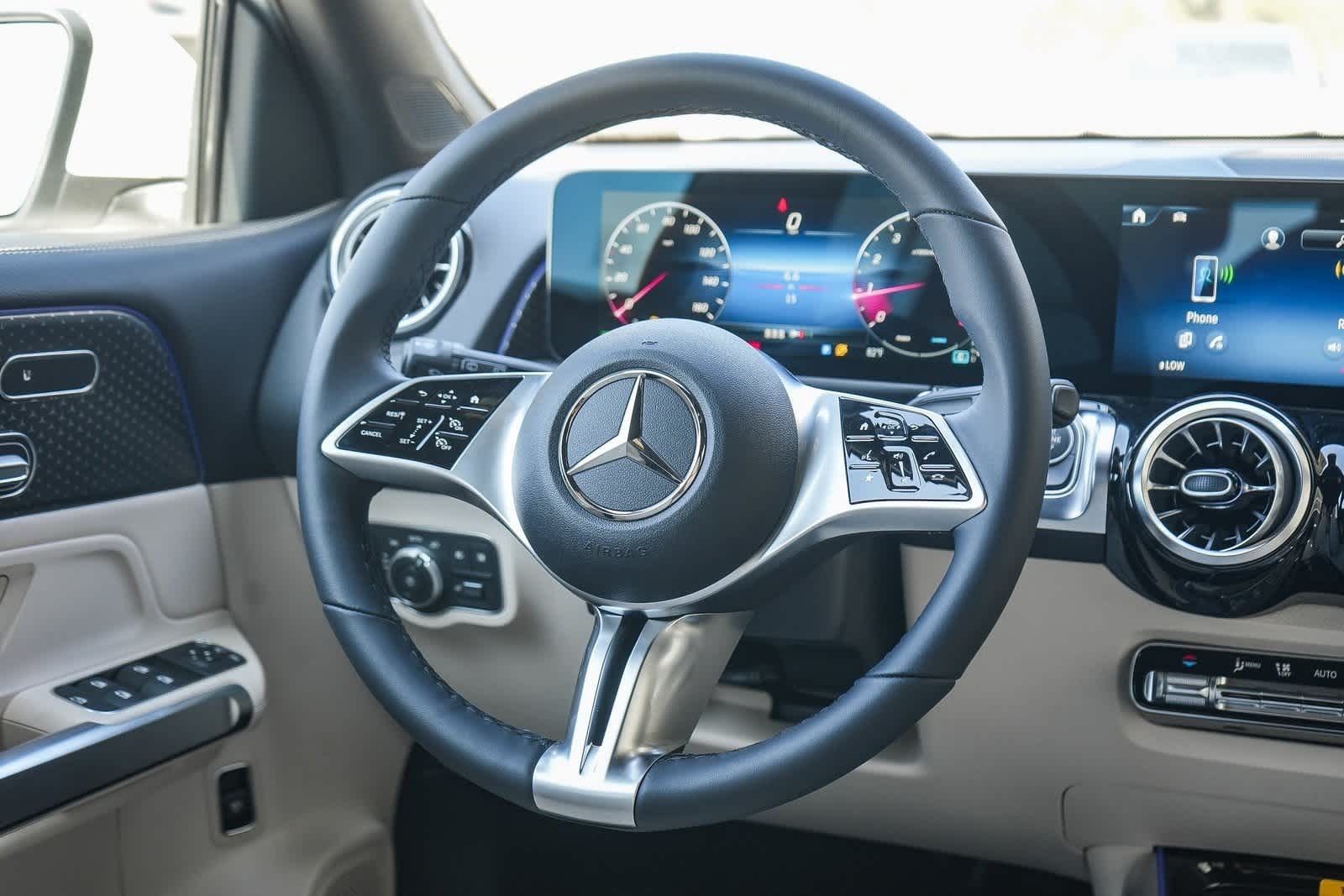 Thumbnail: 2025 Mercedes-Benz GLB - 18
