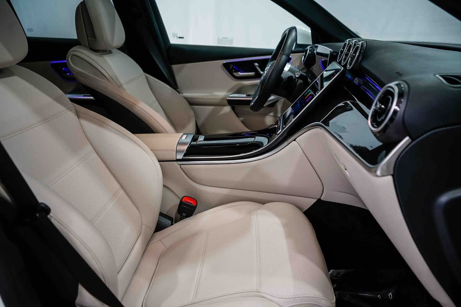 Thumbnail: 2025 Mercedes-Benz GLC - 16