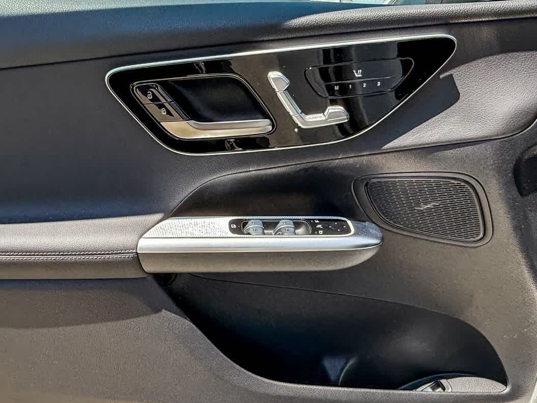 Thumbnail: 2025 Mercedes-Benz GLC - 17