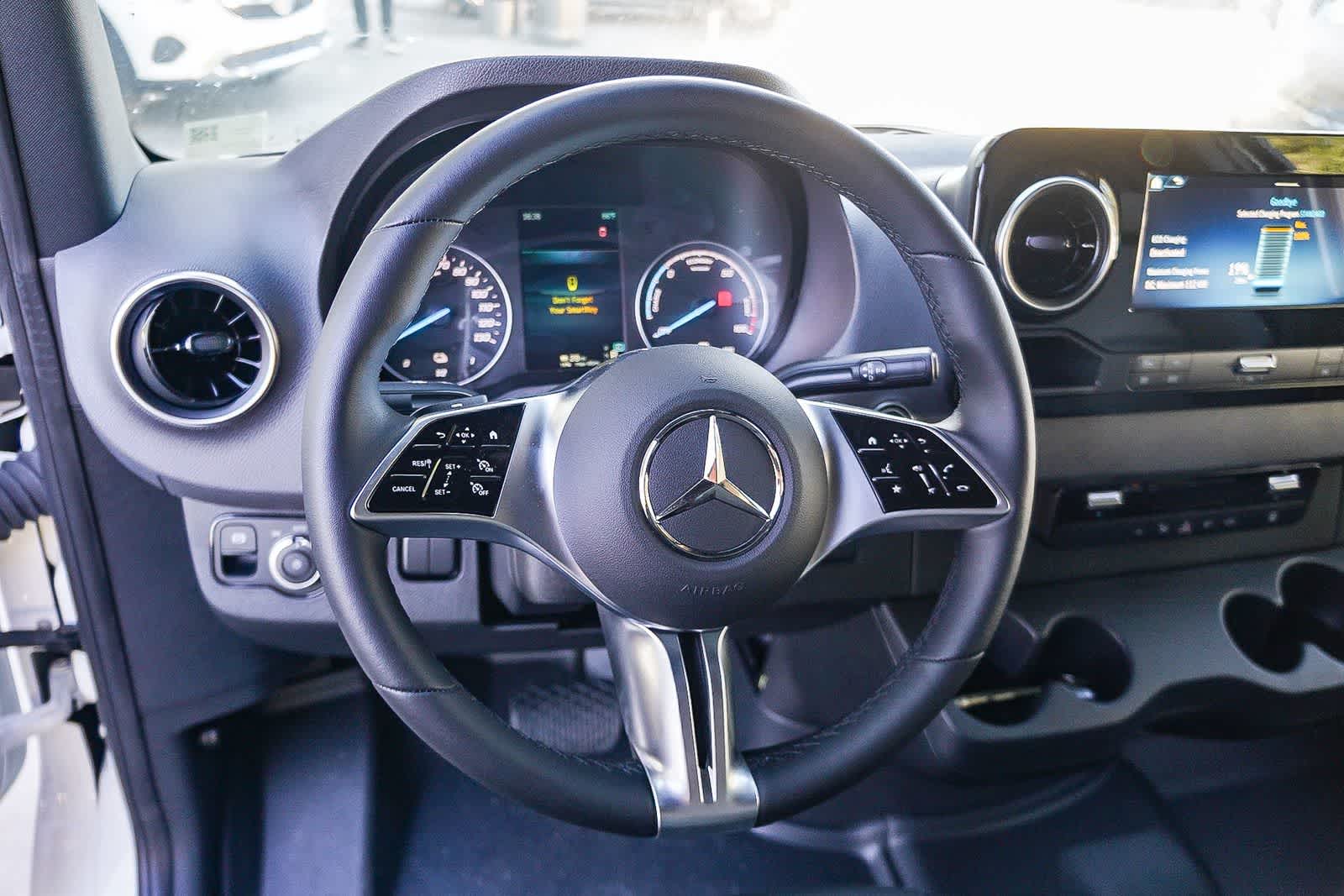 Thumbnail: 2024 Mercedes-Benz eSprinter - 15