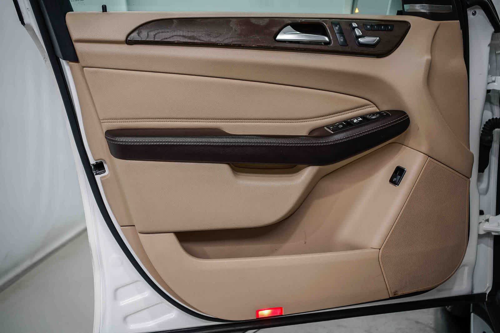 Thumbnail: 2017 Mercedes-Benz GLE - 19