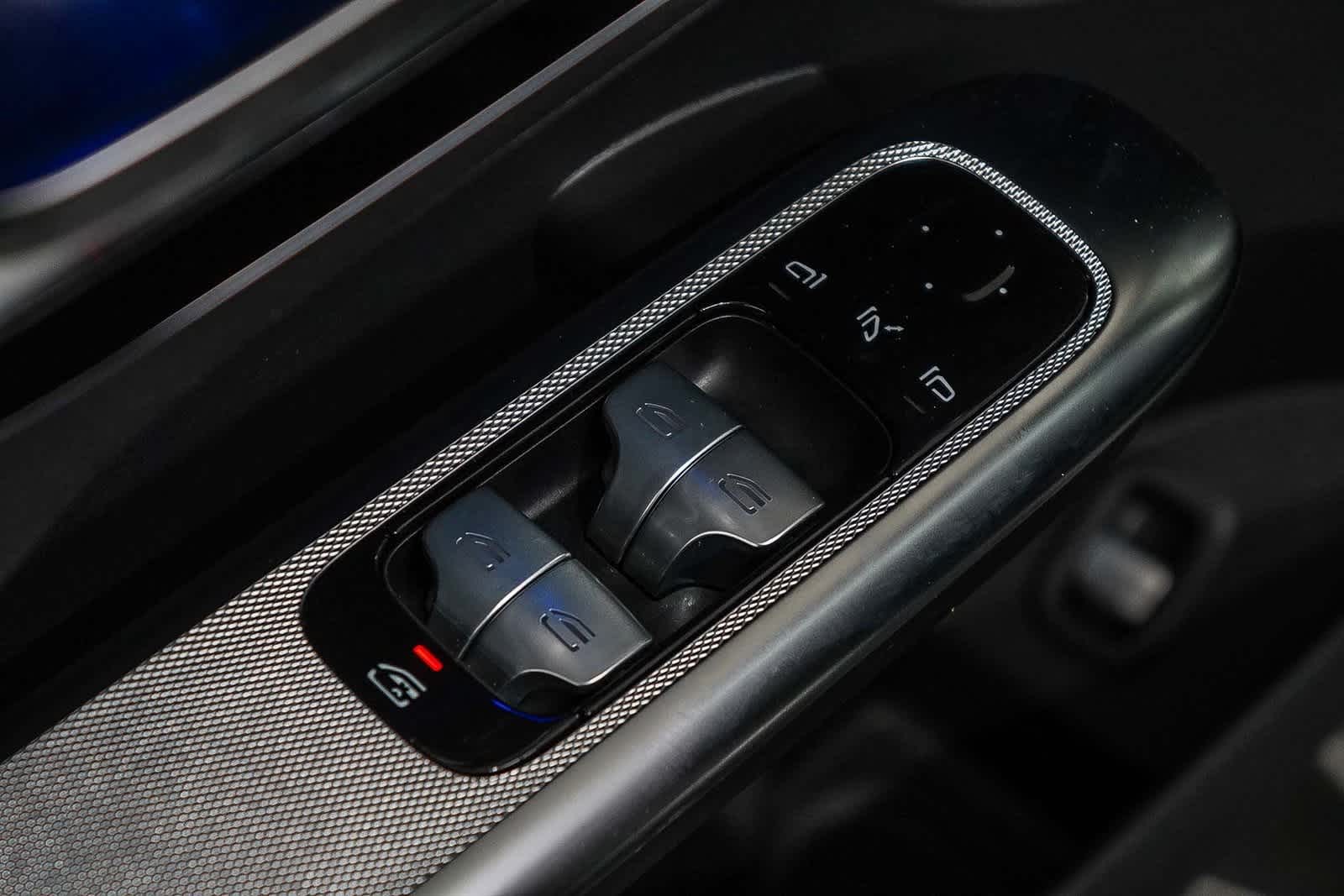 Thumbnail: 2025 Mercedes-Benz GLC - 23