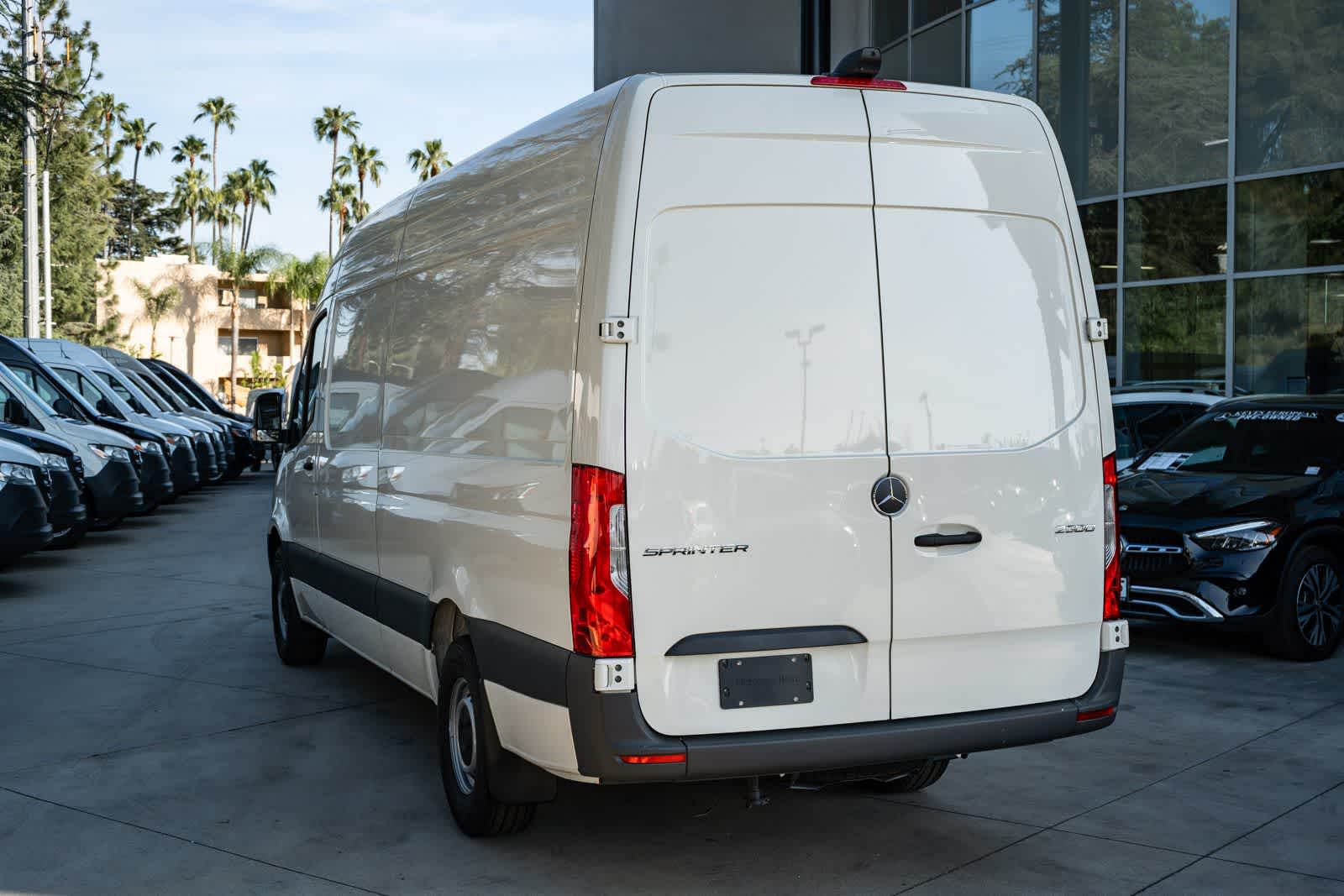 Thumbnail: 2026 Mercedes-Benz Sprinter - 6