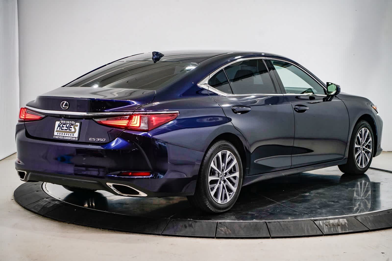 Thumbnail: 2022 Lexus ES - 4