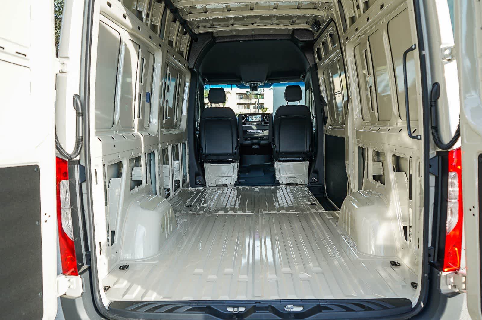 Thumbnail: 2026 Mercedes-Benz Sprinter - 19