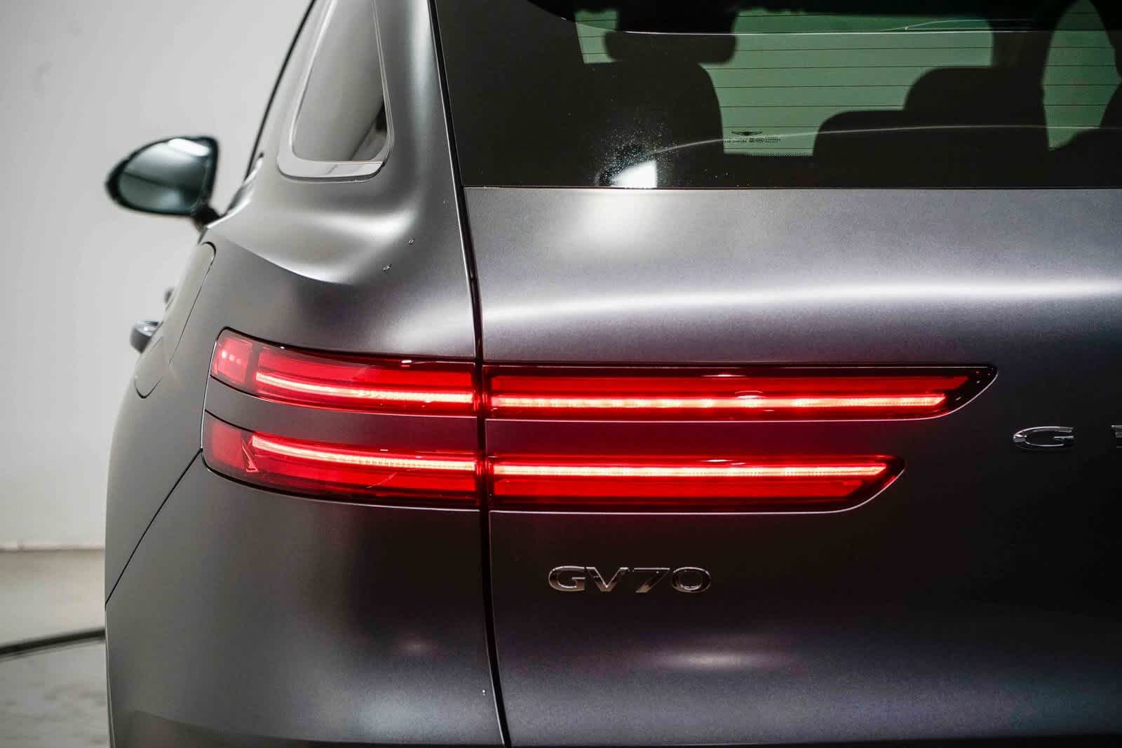 Thumbnail: 2023 Genesis GV70 - 9