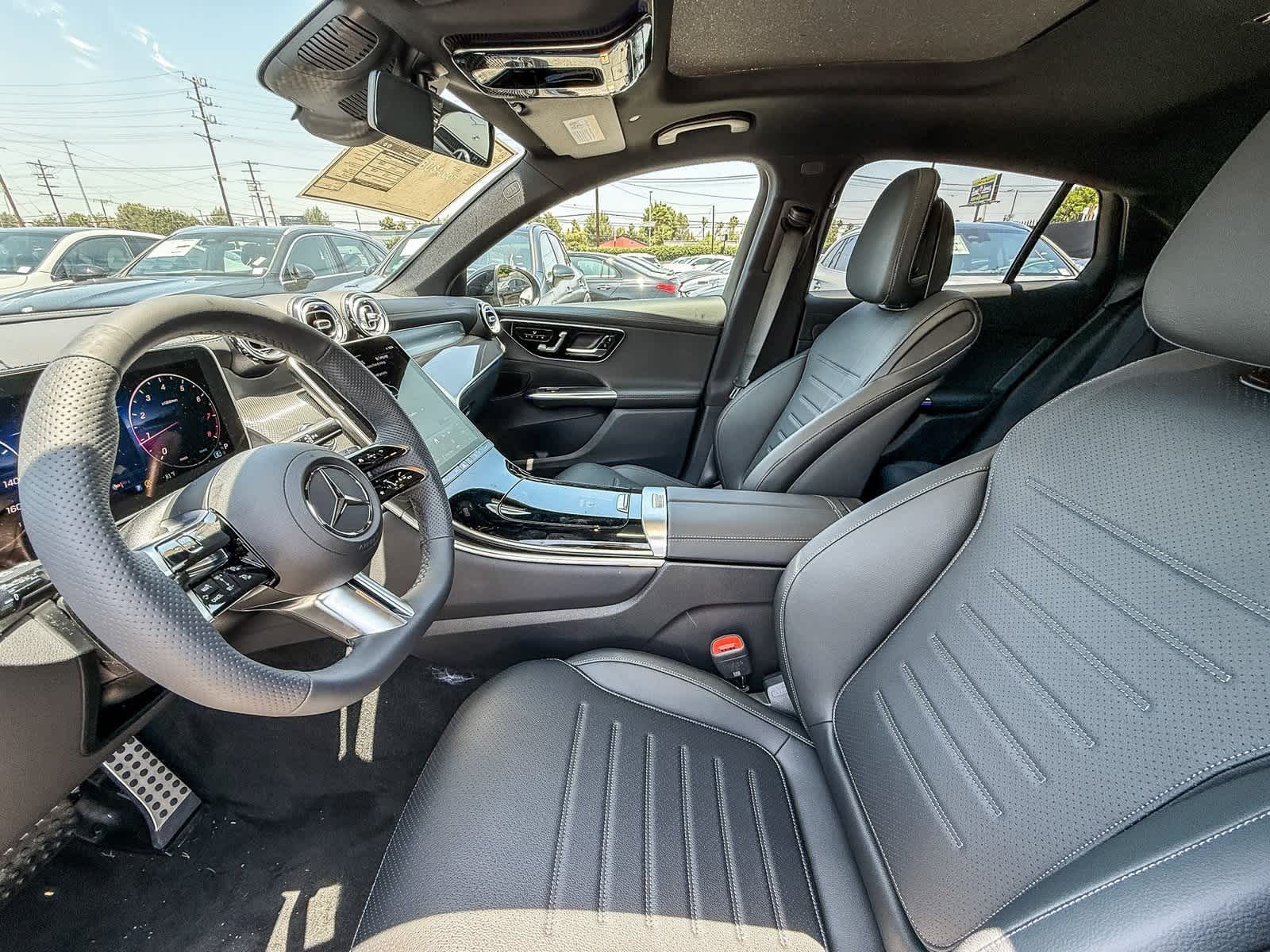 Thumbnail: 2025 Mercedes-Benz GLC - 16