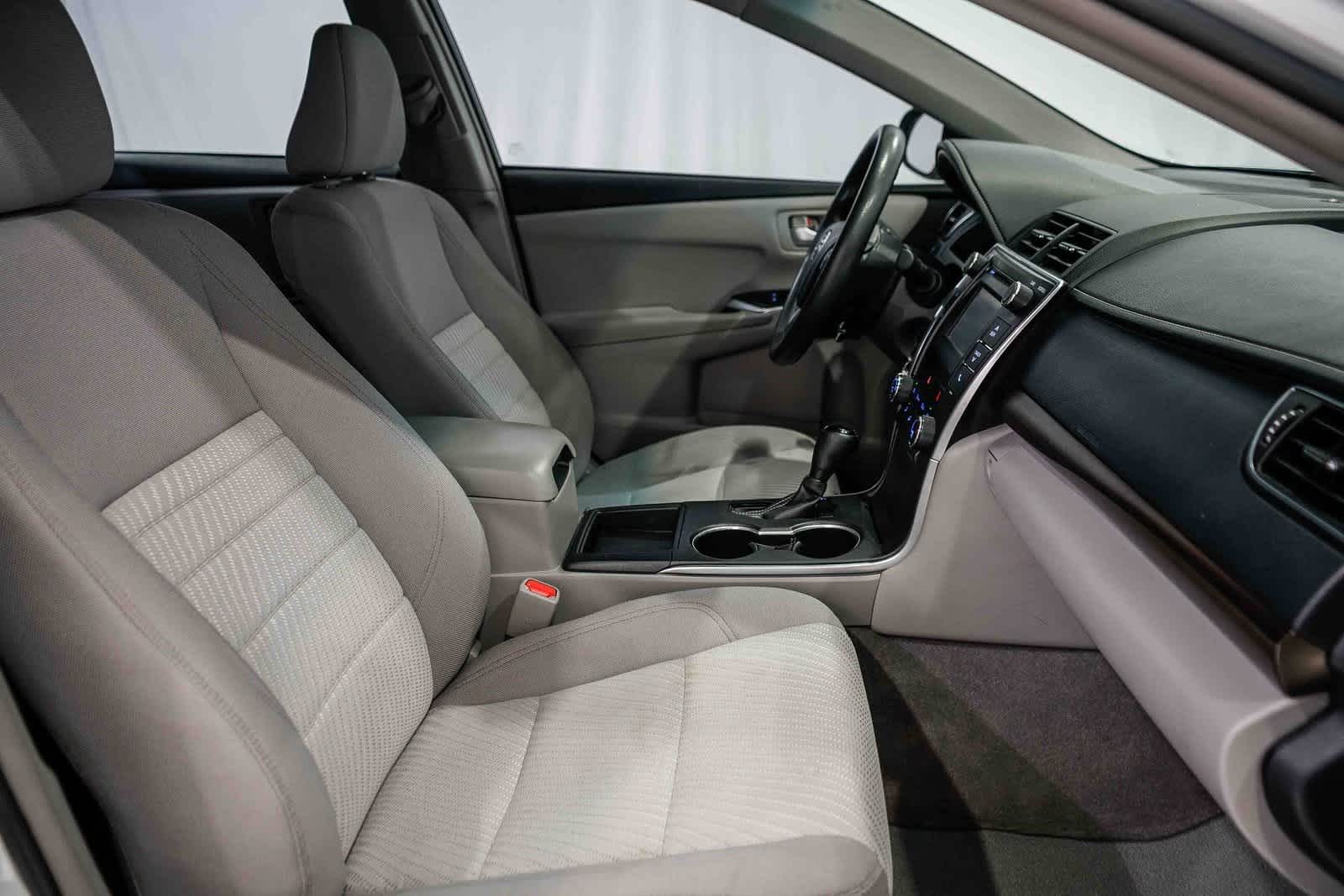 Thumbnail: 2017 Toyota Camry - 15