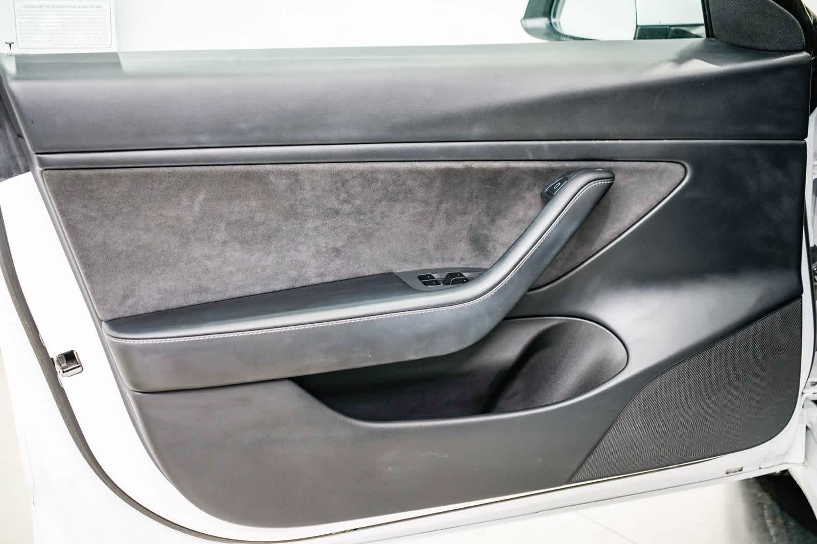 Thumbnail: 2021 Tesla Model 3 - 19