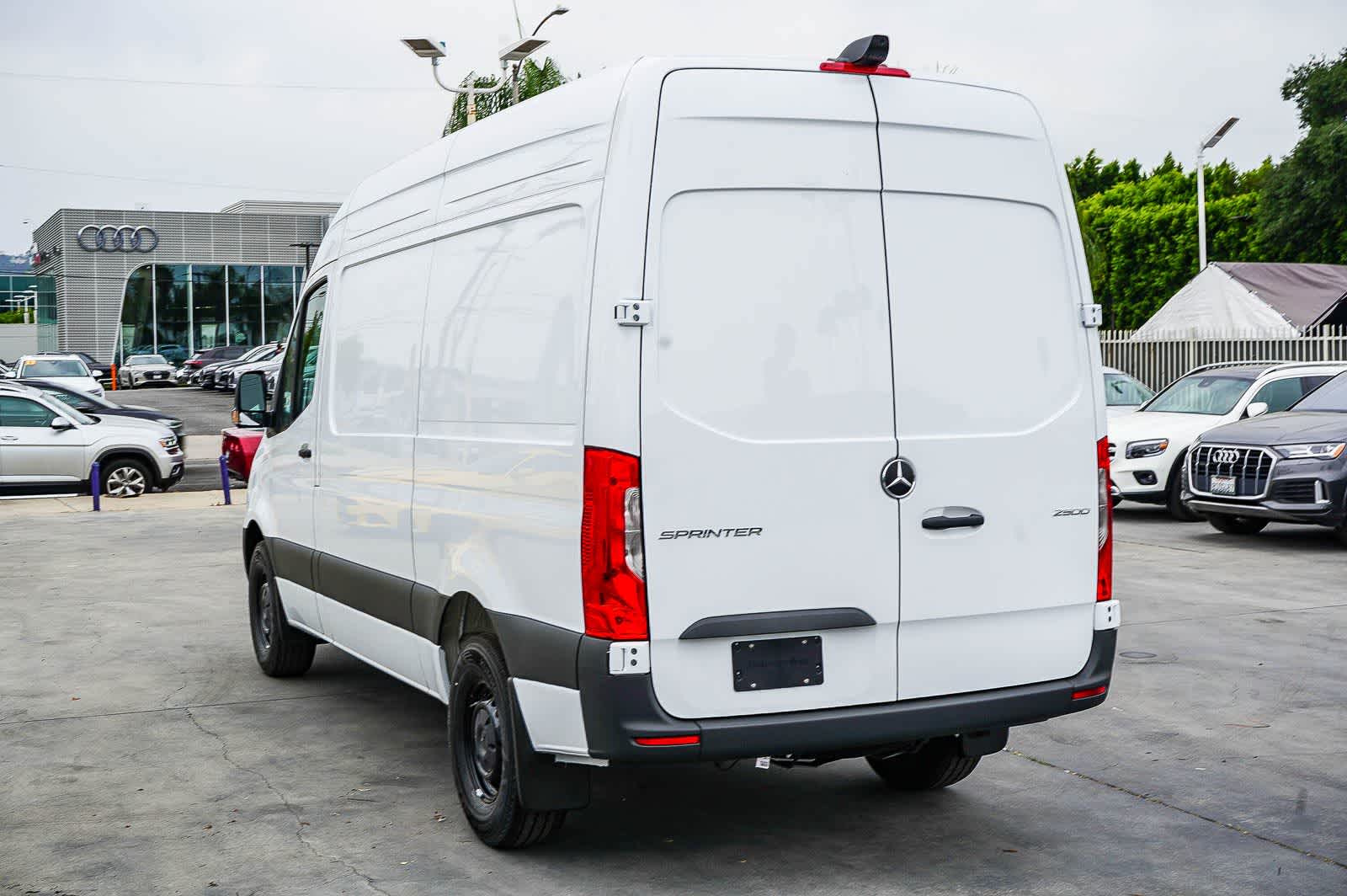 Thumbnail: 2026 Mercedes-Benz Sprinter - 6