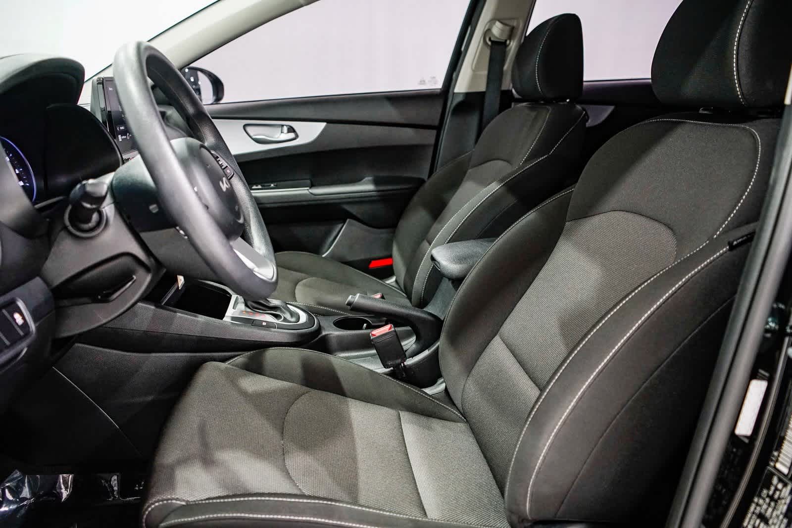 Thumbnail: 2023 Kia Forte - 16