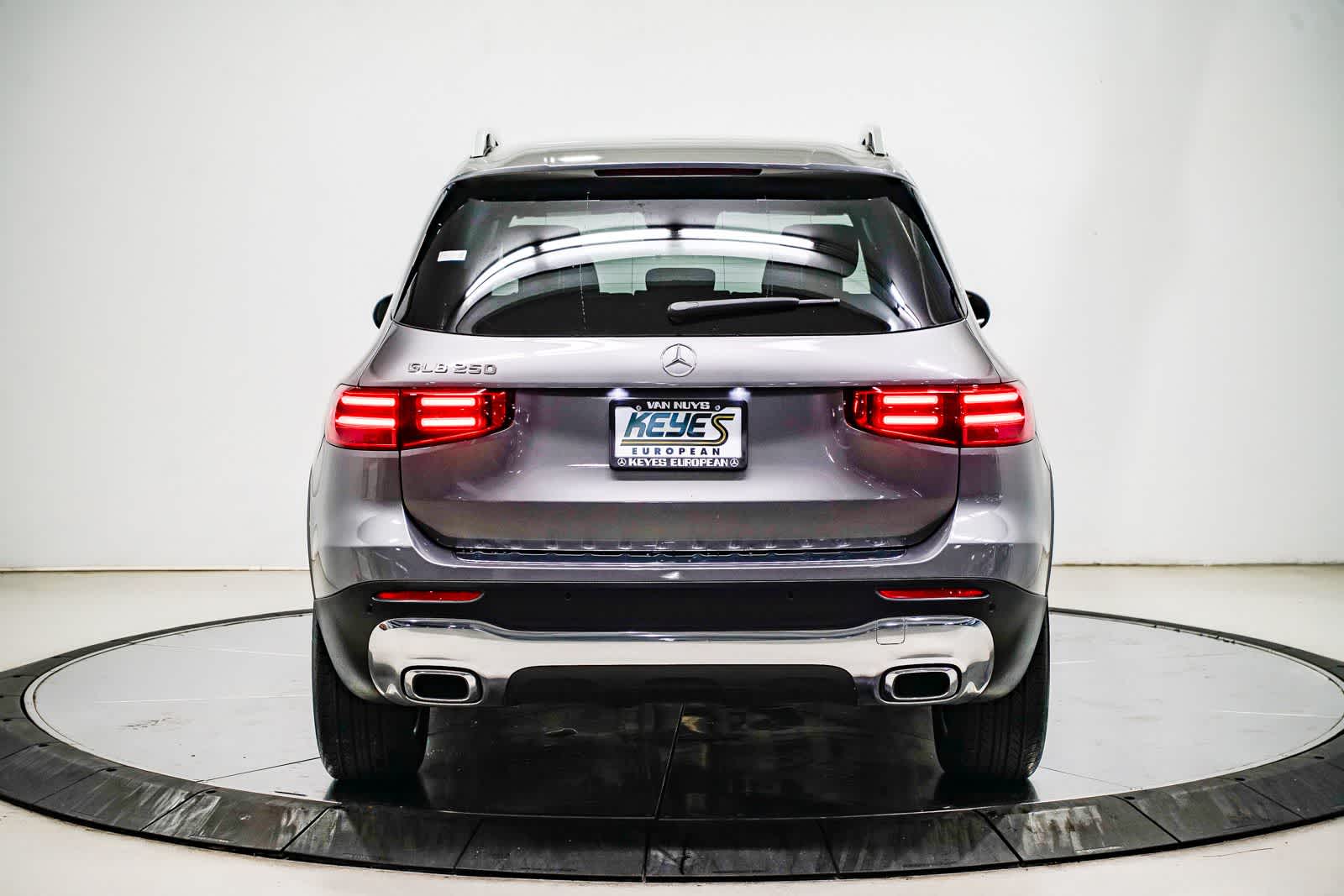 Thumbnail: 2026 Mercedes-Benz GLB - 3