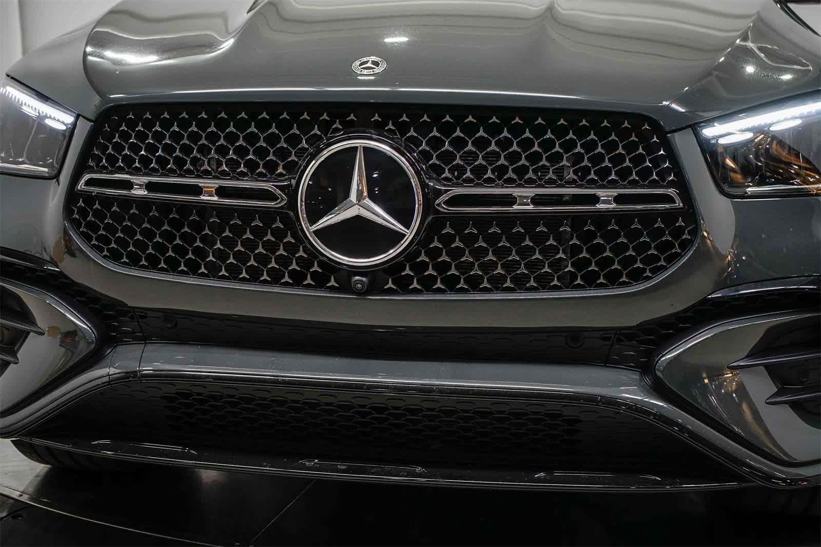 Thumbnail: 2026 Mercedes-Benz GLE - 8