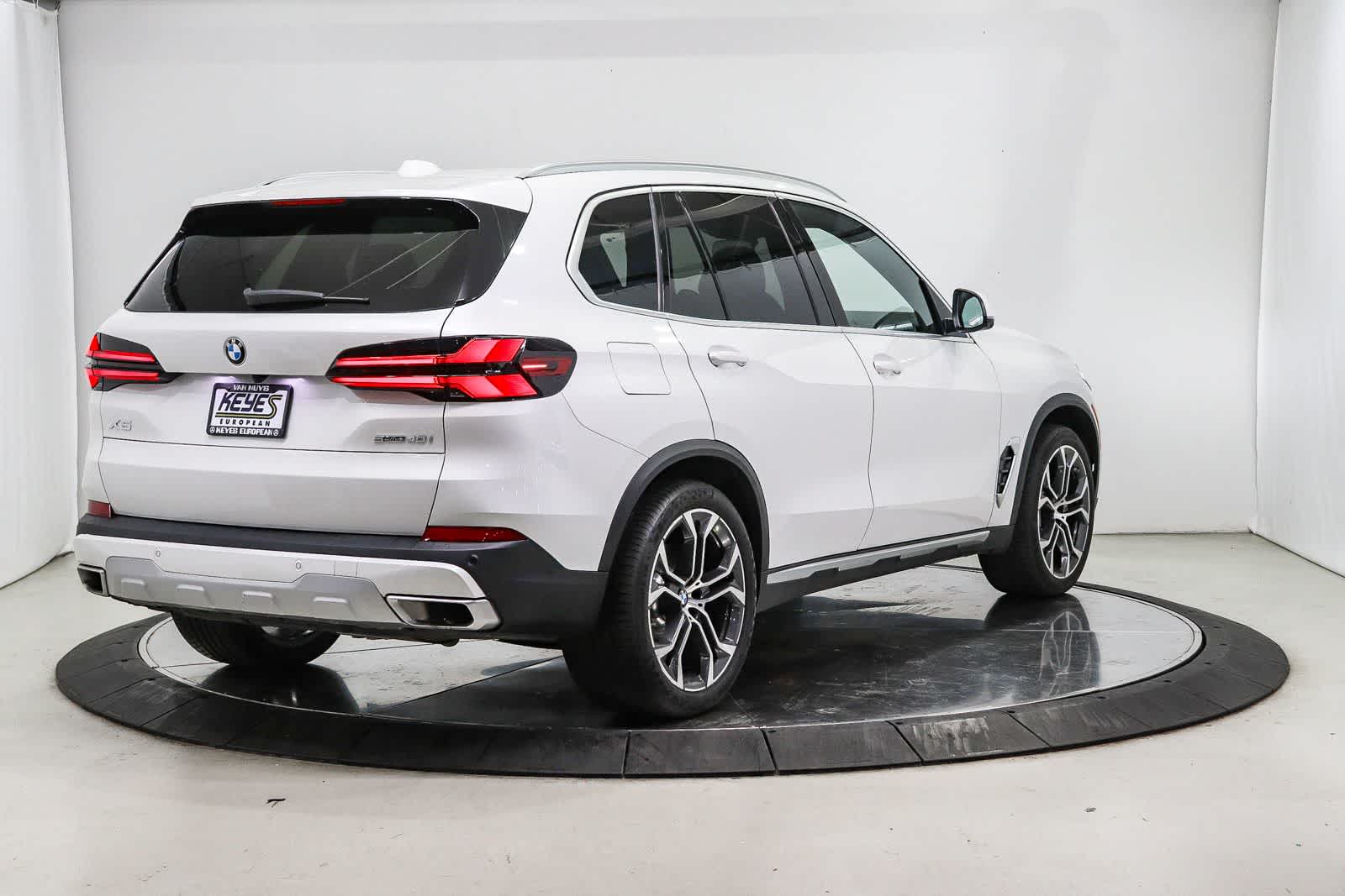 Thumbnail: 2025 BMW X5 - 4