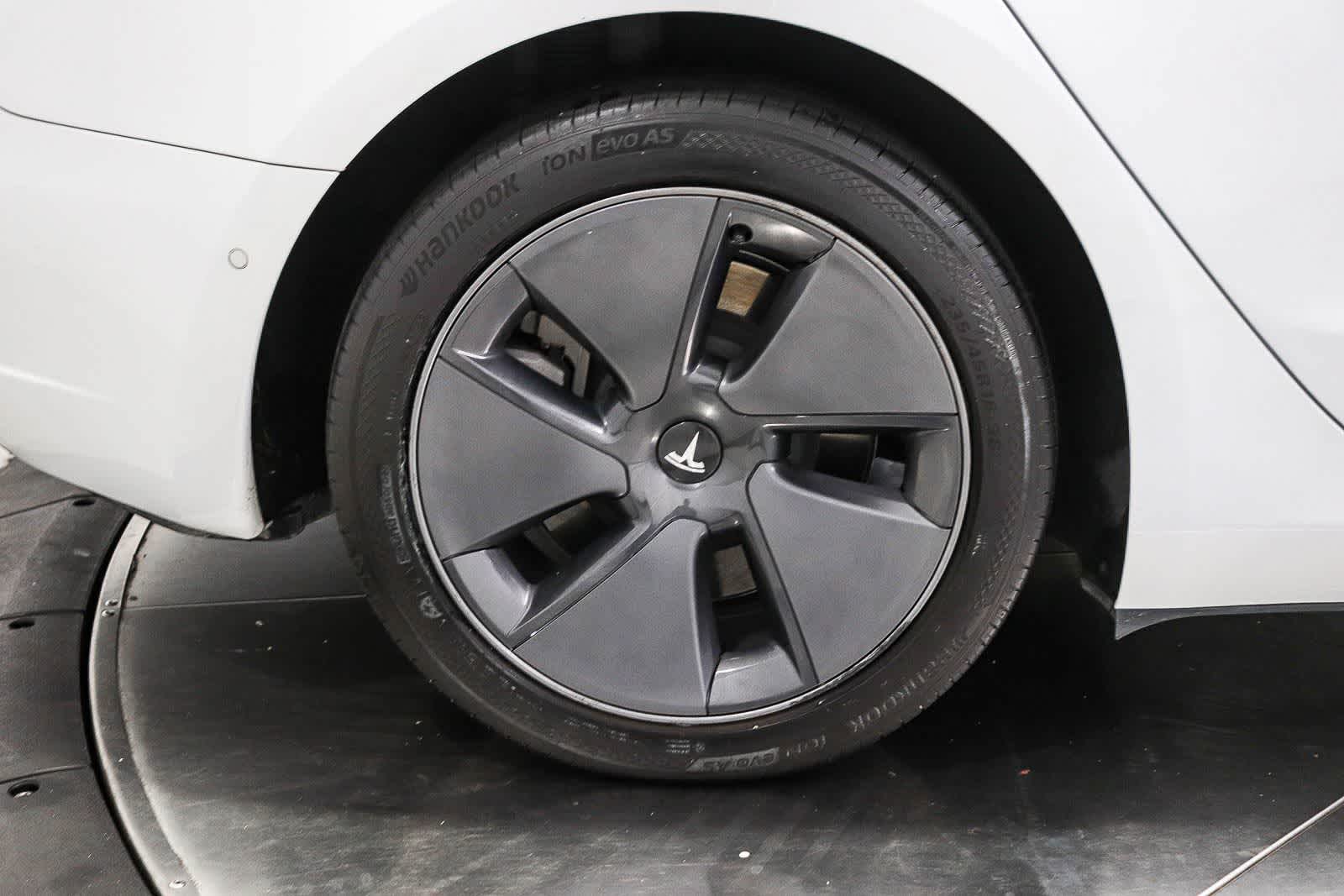 Thumbnail: 2018 Tesla Model 3 - 10
