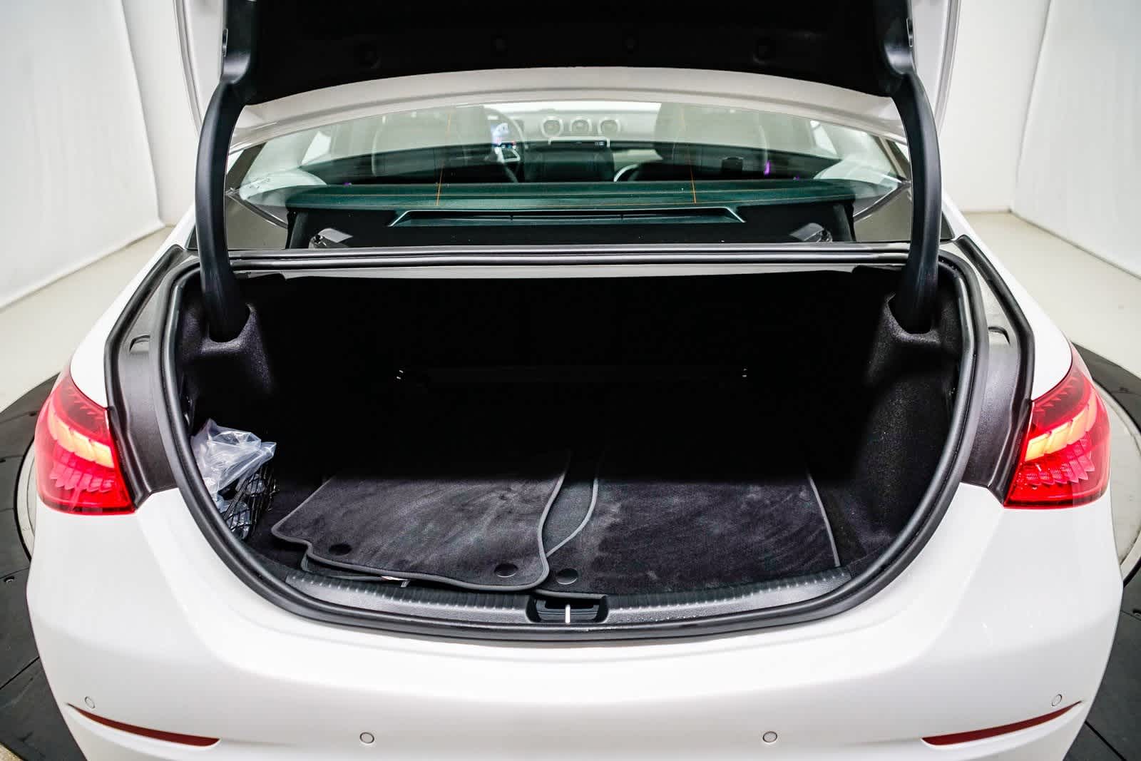 Thumbnail: 2025 Mercedes-Benz C-Class - 27