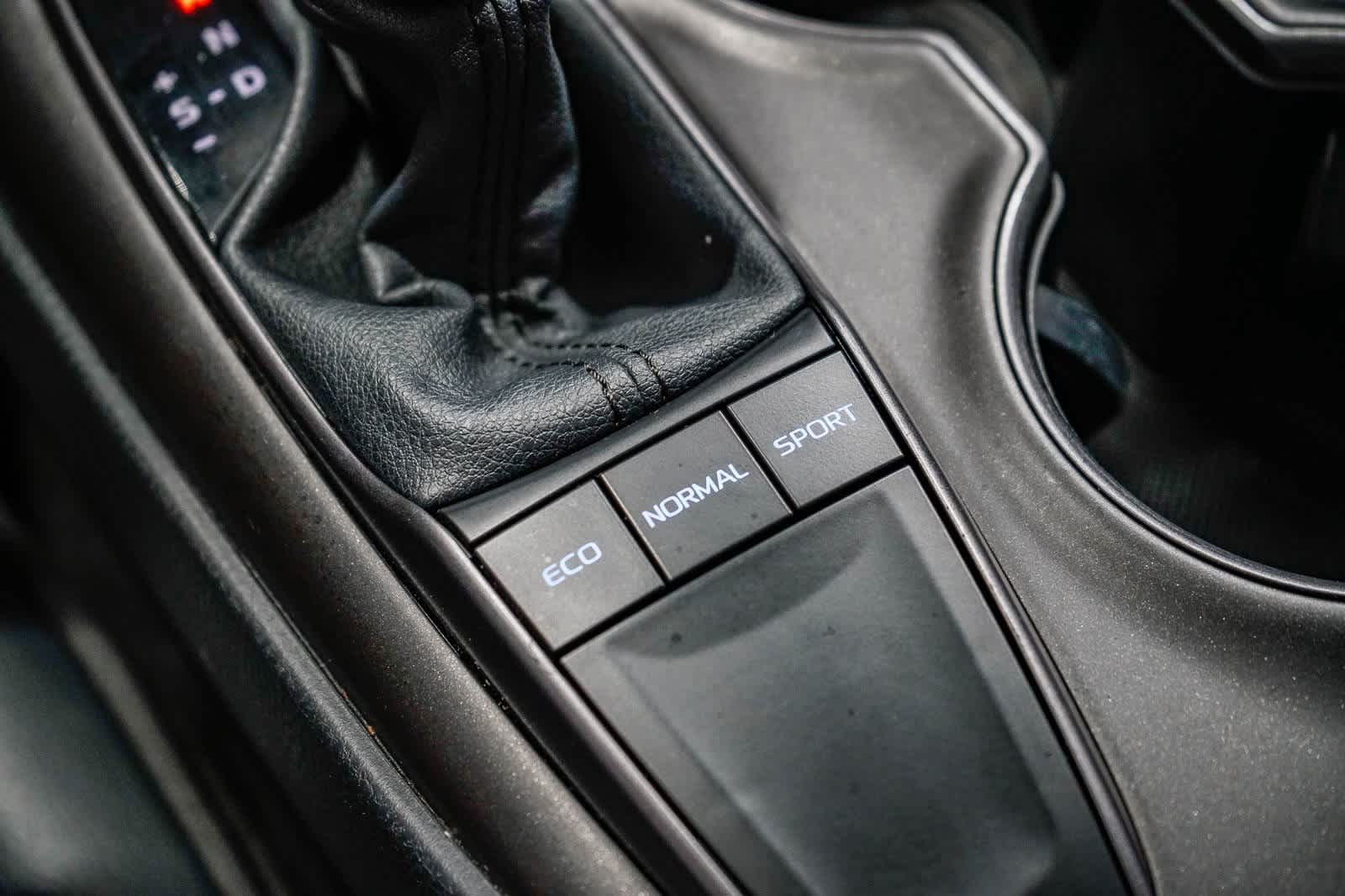 Thumbnail: 2023 Toyota Camry - 22