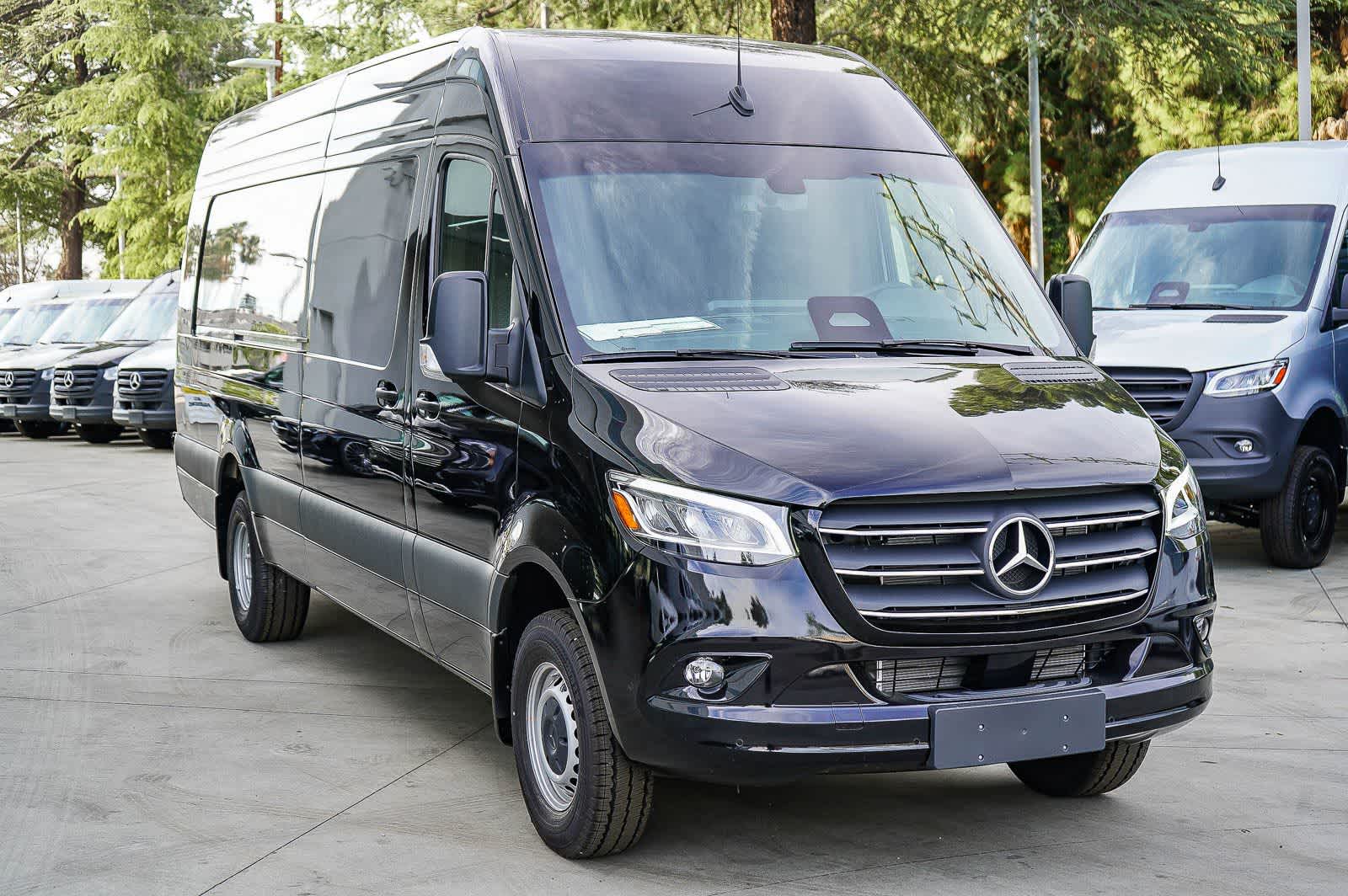Thumbnail: 2026 Mercedes-Benz Sprinter - 3