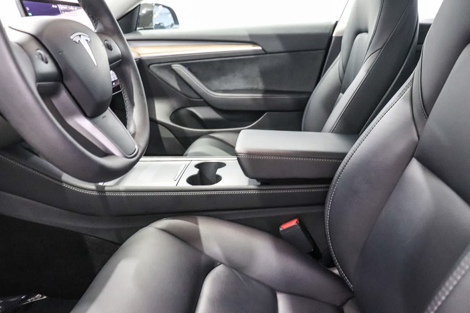 Thumbnail: 2022 Tesla Model 3 - 17