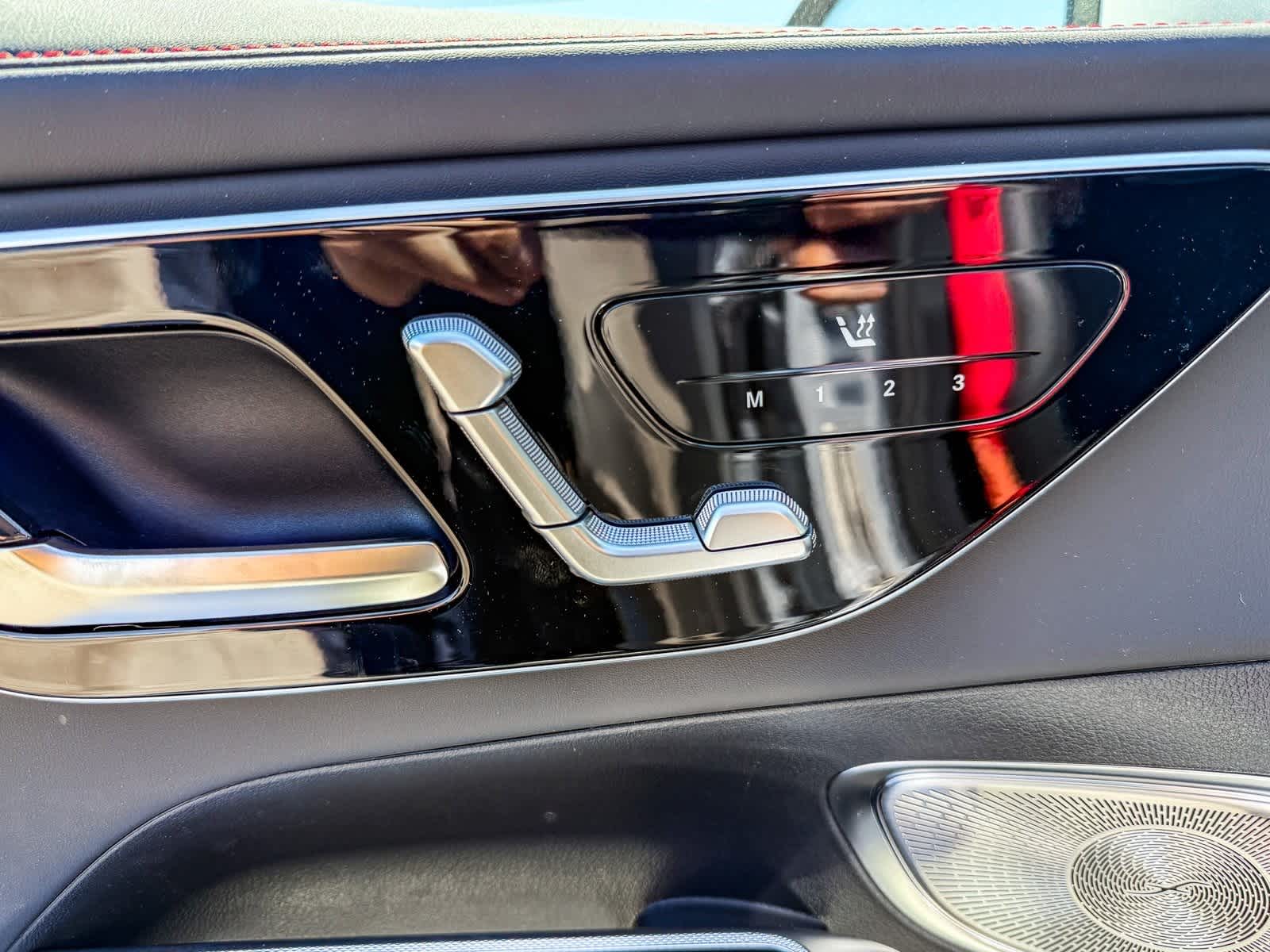 Thumbnail: 2025 Mercedes-Benz GLC - 24