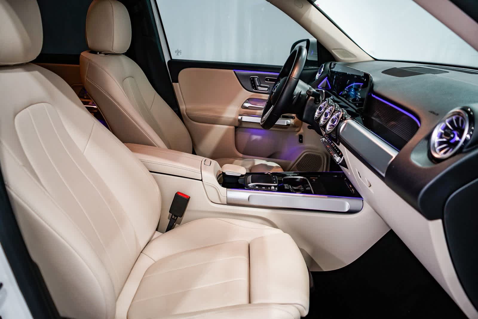 Thumbnail: 2022 Mercedes-Benz GLB - 16