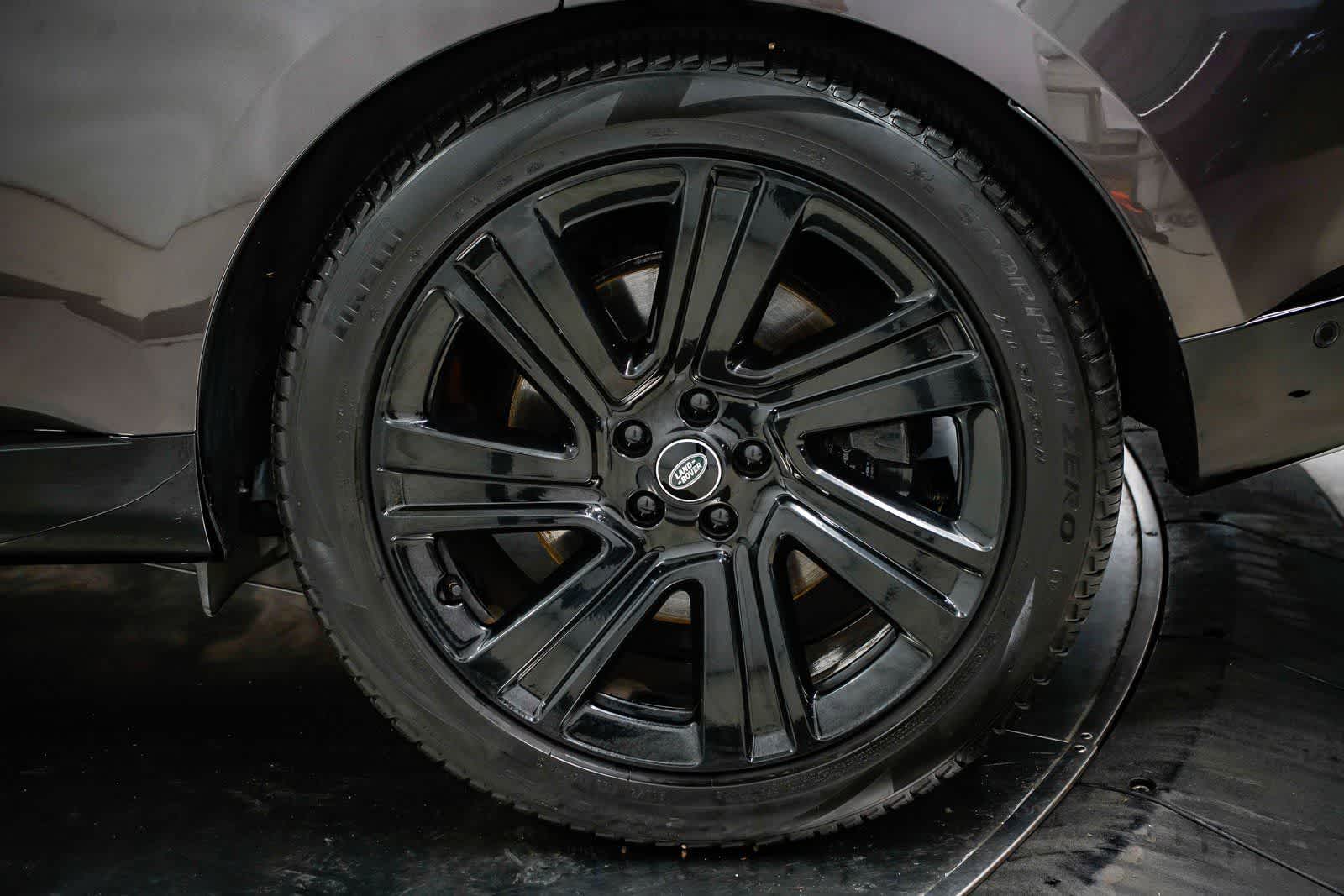 Thumbnail: 2023 Land Rover Range Rover - 10