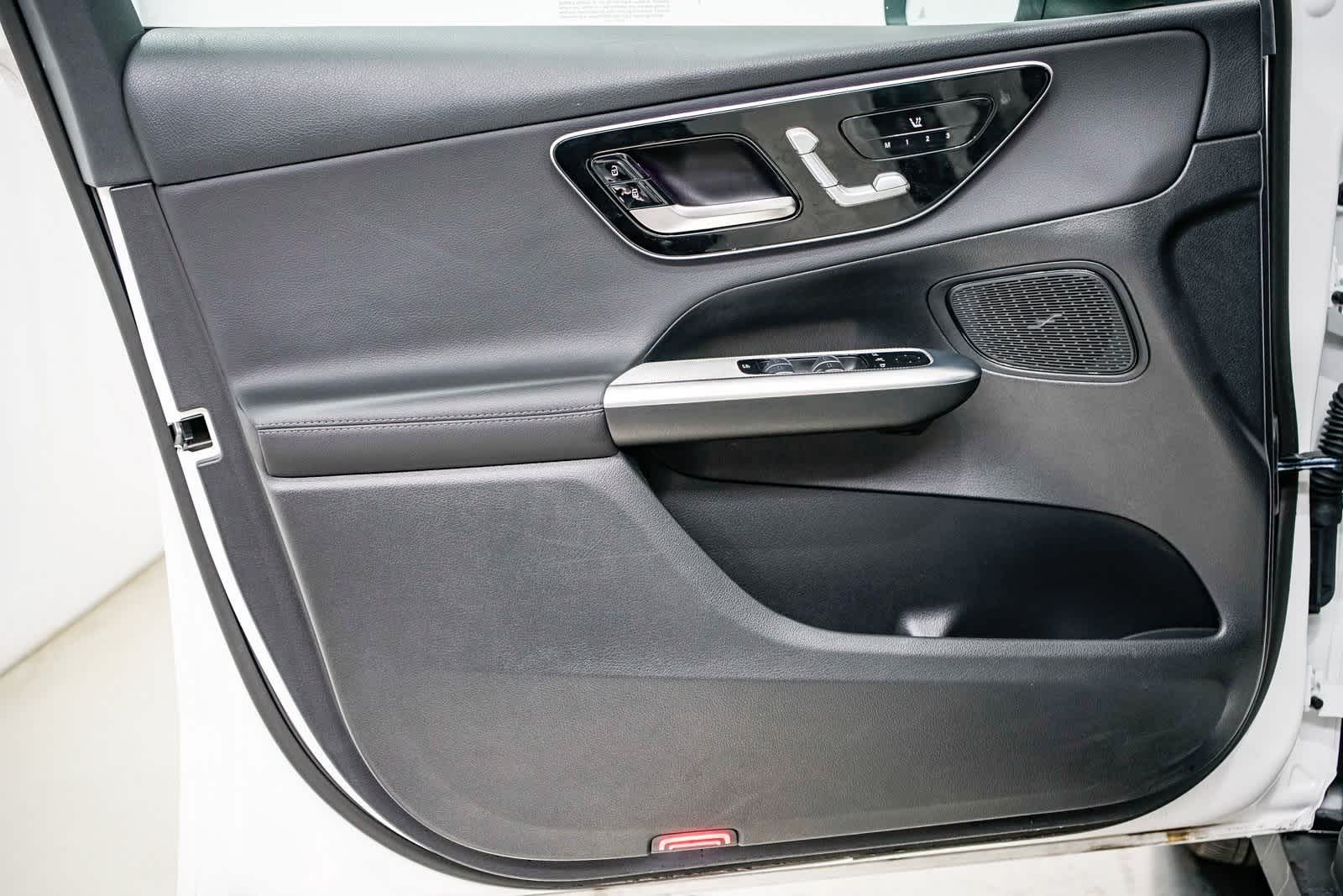 Thumbnail: 2025 Mercedes-Benz GLC - 19