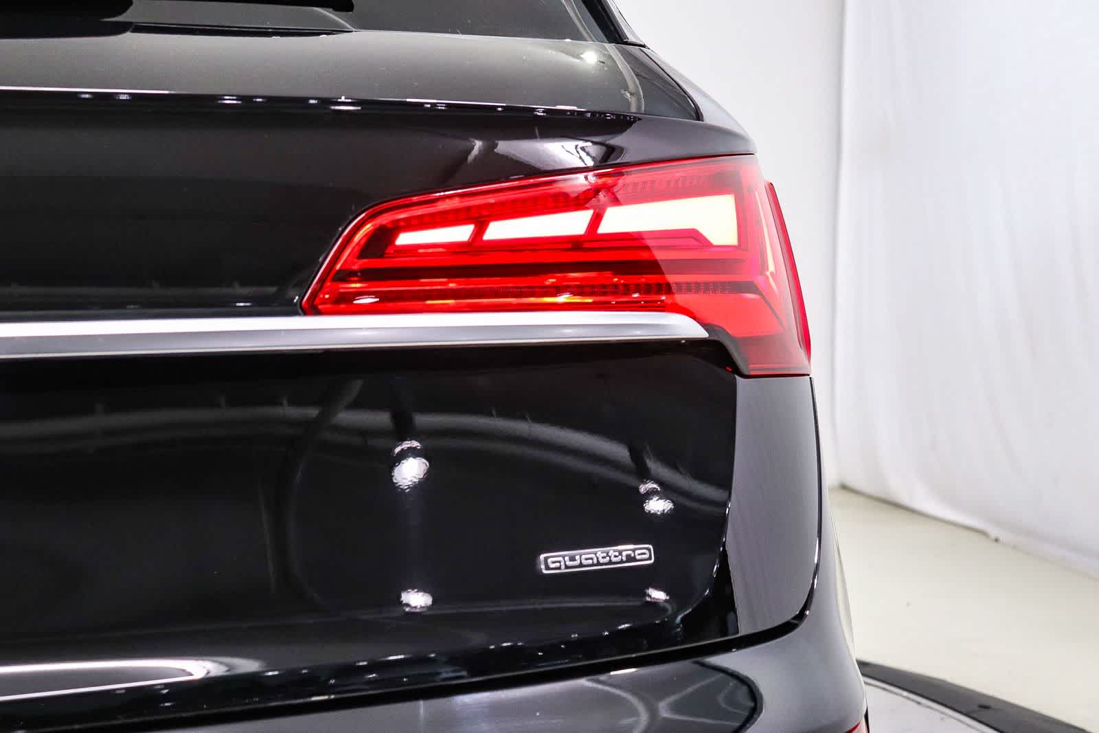 Thumbnail: 2023 Audi Q5 - 11