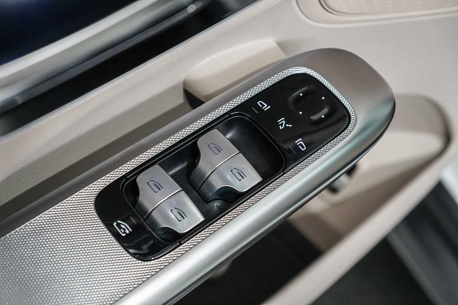 Thumbnail: 2025 Mercedes-Benz GLC - 23