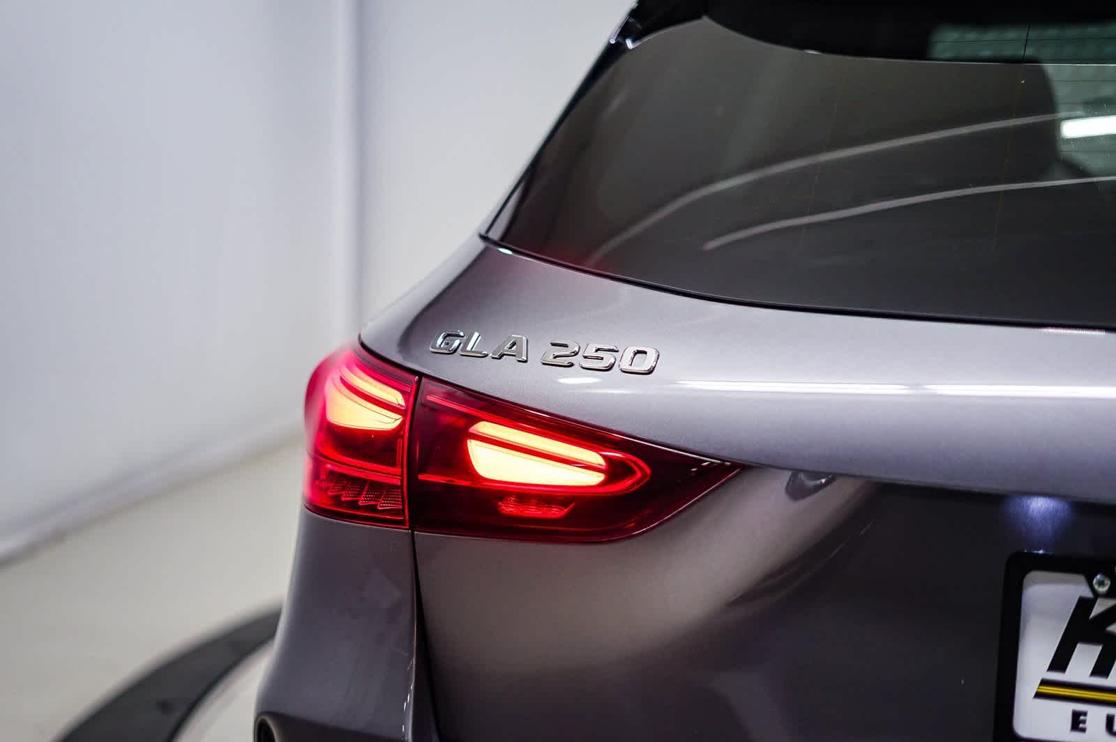 Thumbnail: 2025 Mercedes-Benz GLA - 9