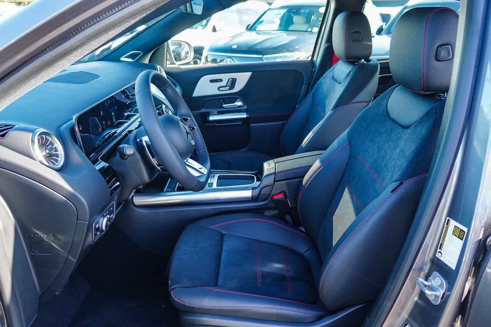 Thumbnail: 2025 Mercedes-Benz GLA - 16