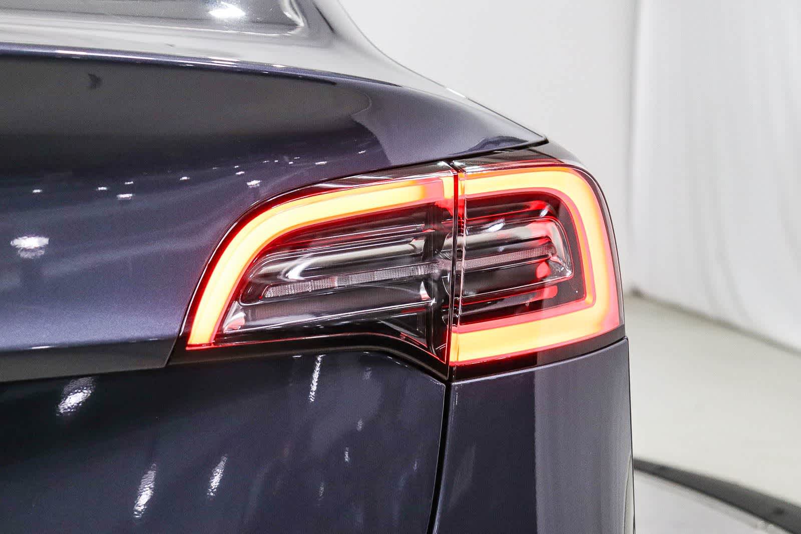 Thumbnail: 2023 Tesla Model 3 - 11